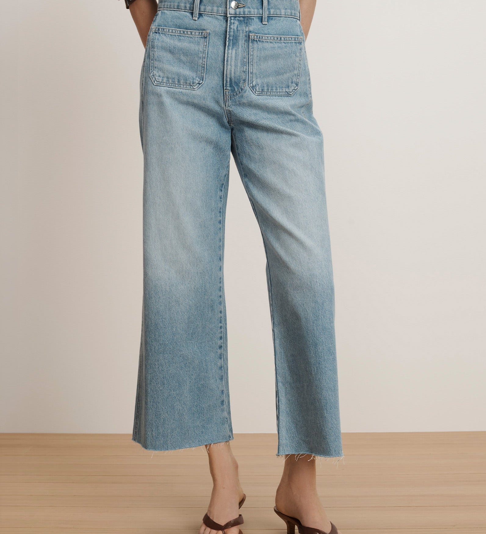 Veronica Beard - Taylor Cropped Patch - Pocket Wide - Leg Jean