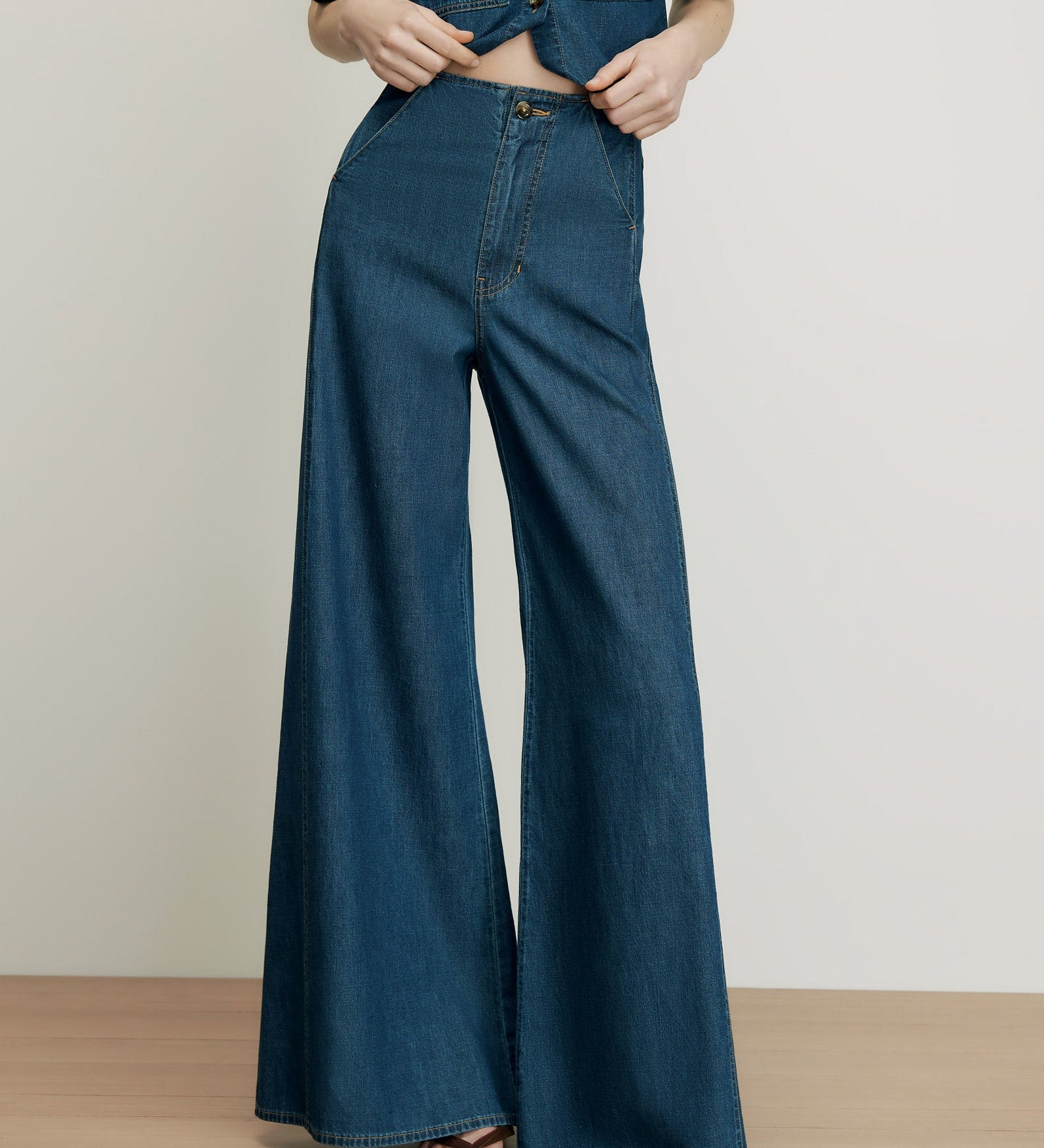 Veronica Beard - Digby Wide - Leg Chambray Pant