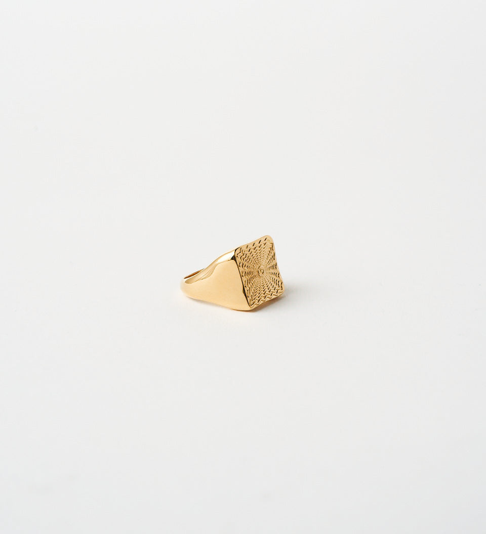 Jamie Haller - The Chaos Sunburst Square Signet in Gold