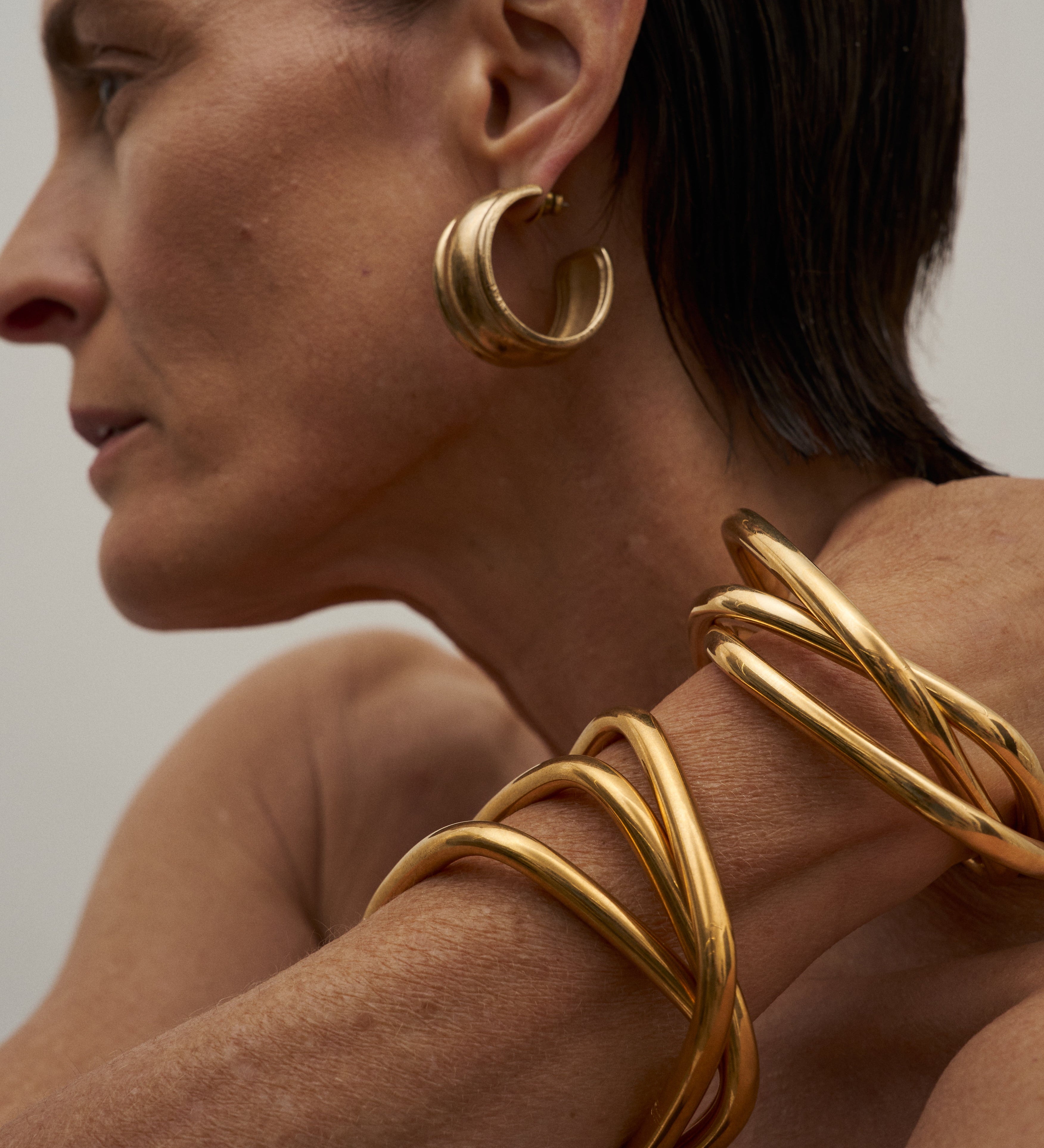 Jamie Haller - The Interlocking Bangle in Gold