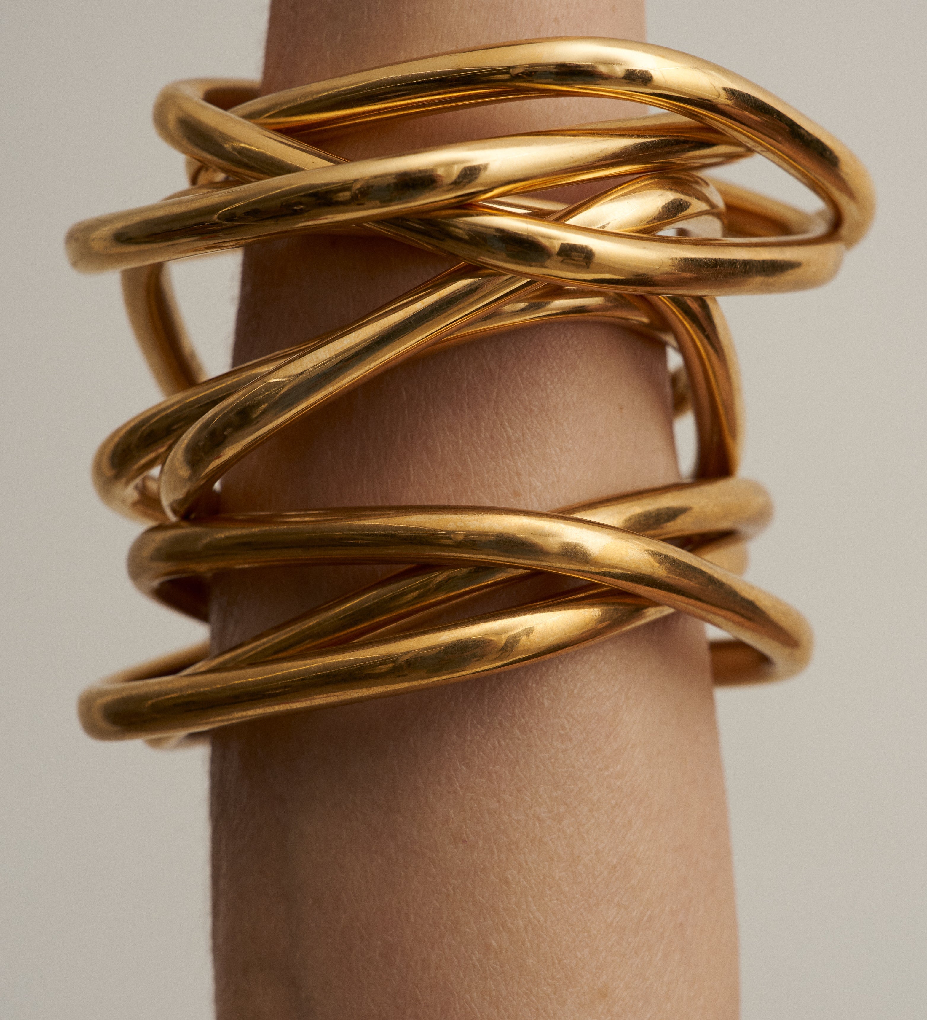 Jamie Haller - The Interlocking Bangle in Gold