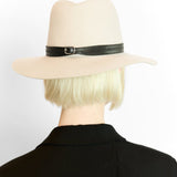 Janessa Leoné - Corinne Hat