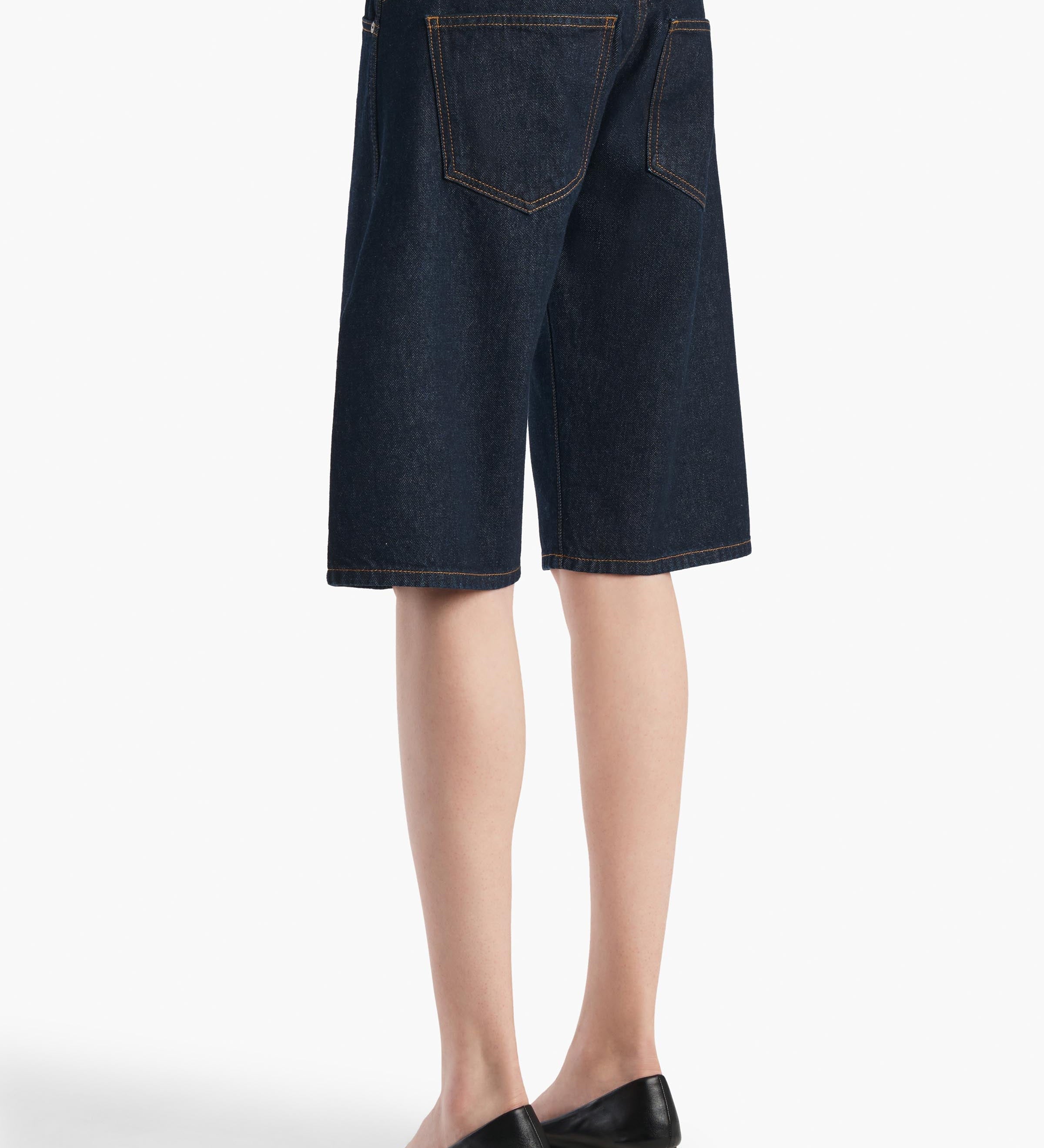 Khaite - Kinga Short in Benson