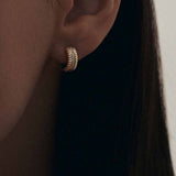 Kinn - Solis Ribbed Pavé Diamond Hoop Earrings