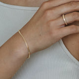 Kinn - Petite Capri Curb Chain Bracelet