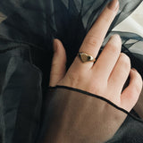 Kinn - Bold Heart Signet Ring