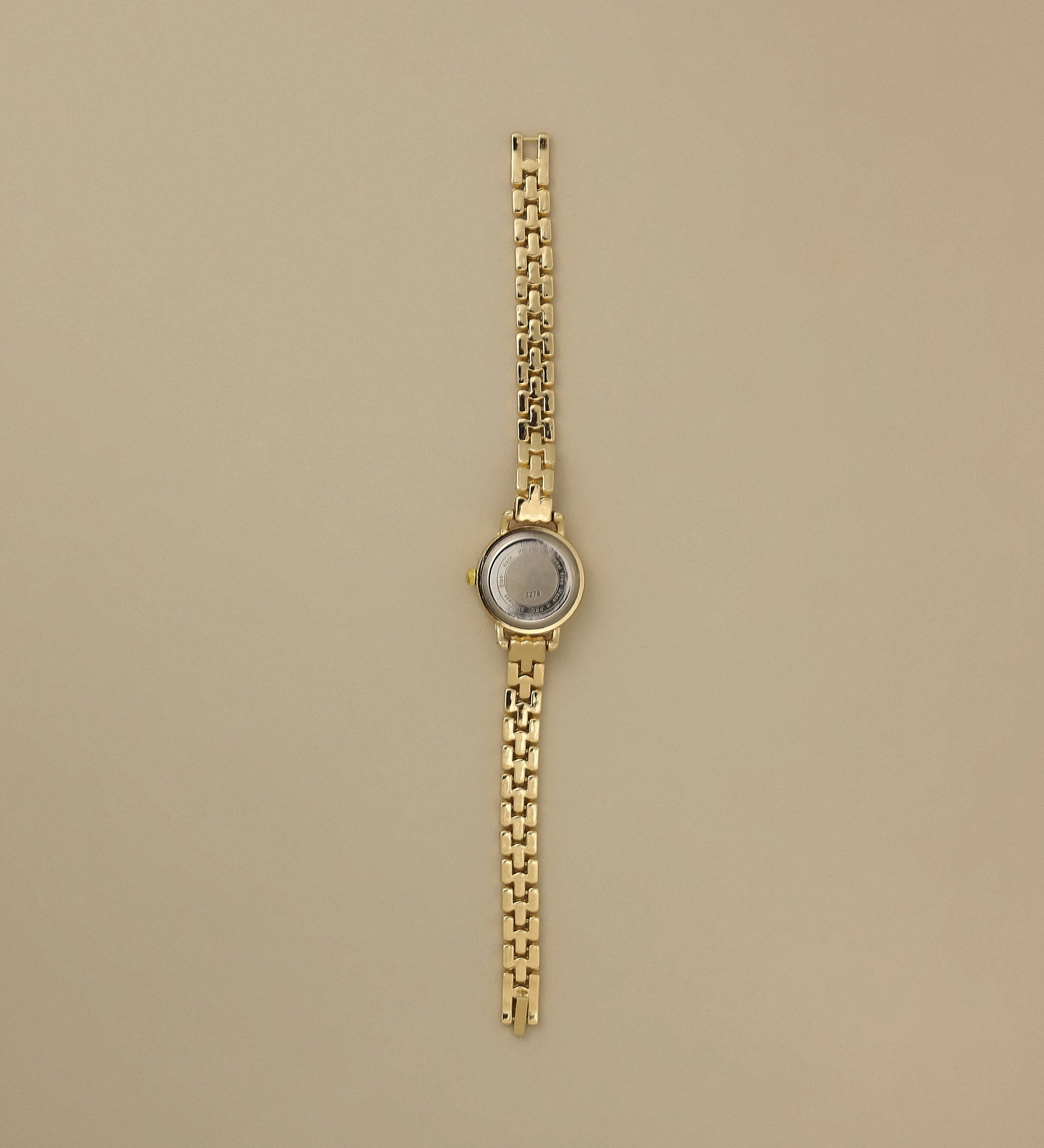 Kinn - Vintage Quartz Burgundy Face Watch