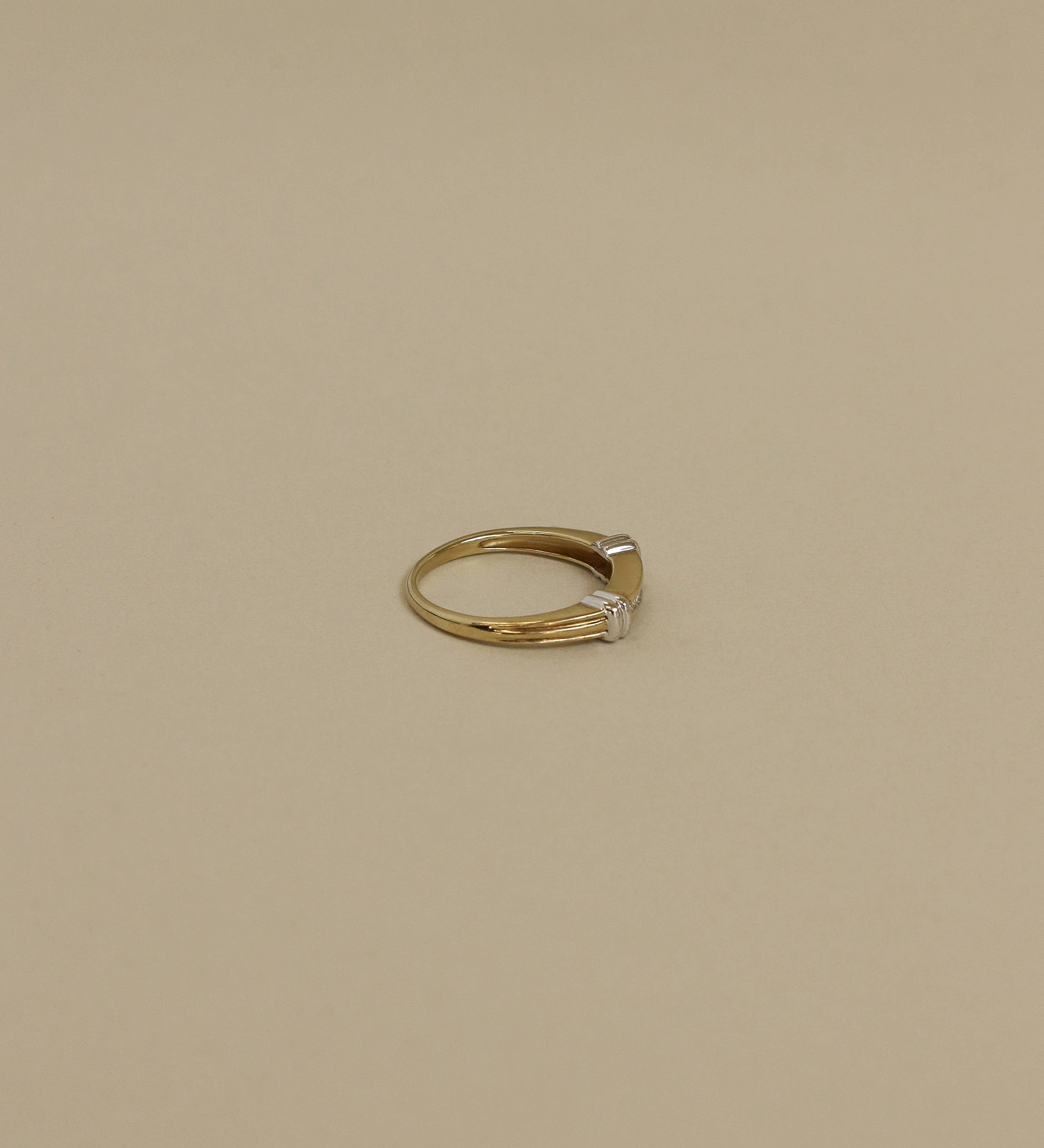 Kinn - Vintage 10k Diamond Ring