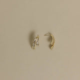 Kinn - Vintage 14k Baguette V Earrings