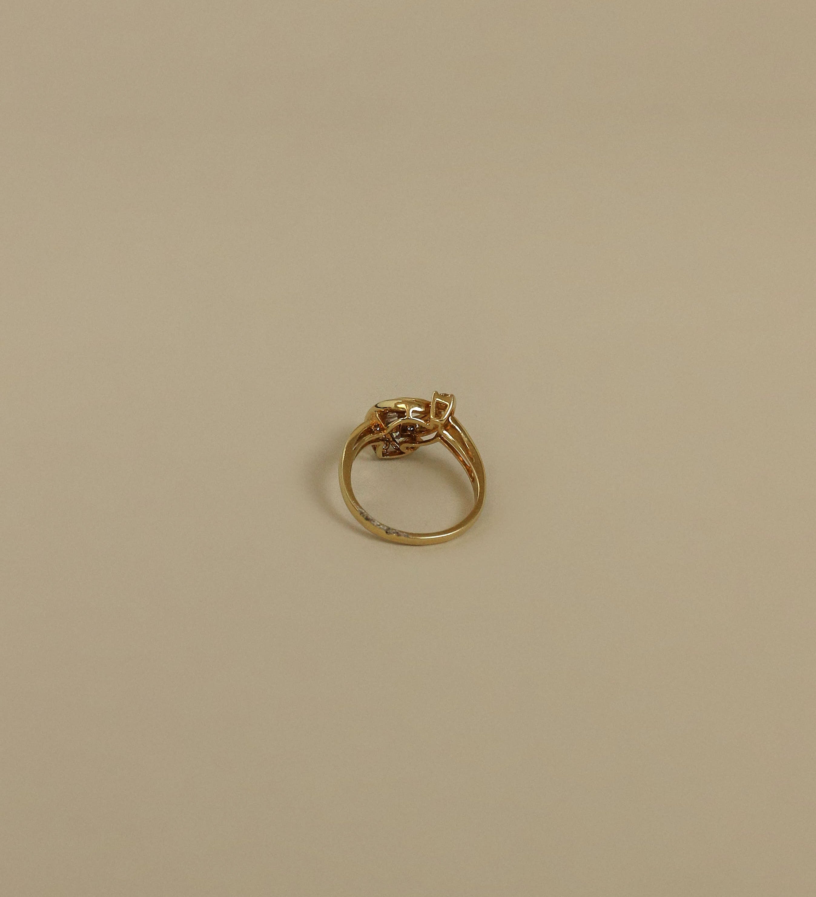 Kinn - Vintage 18k Baguette and Round Arch Diamond Ring
