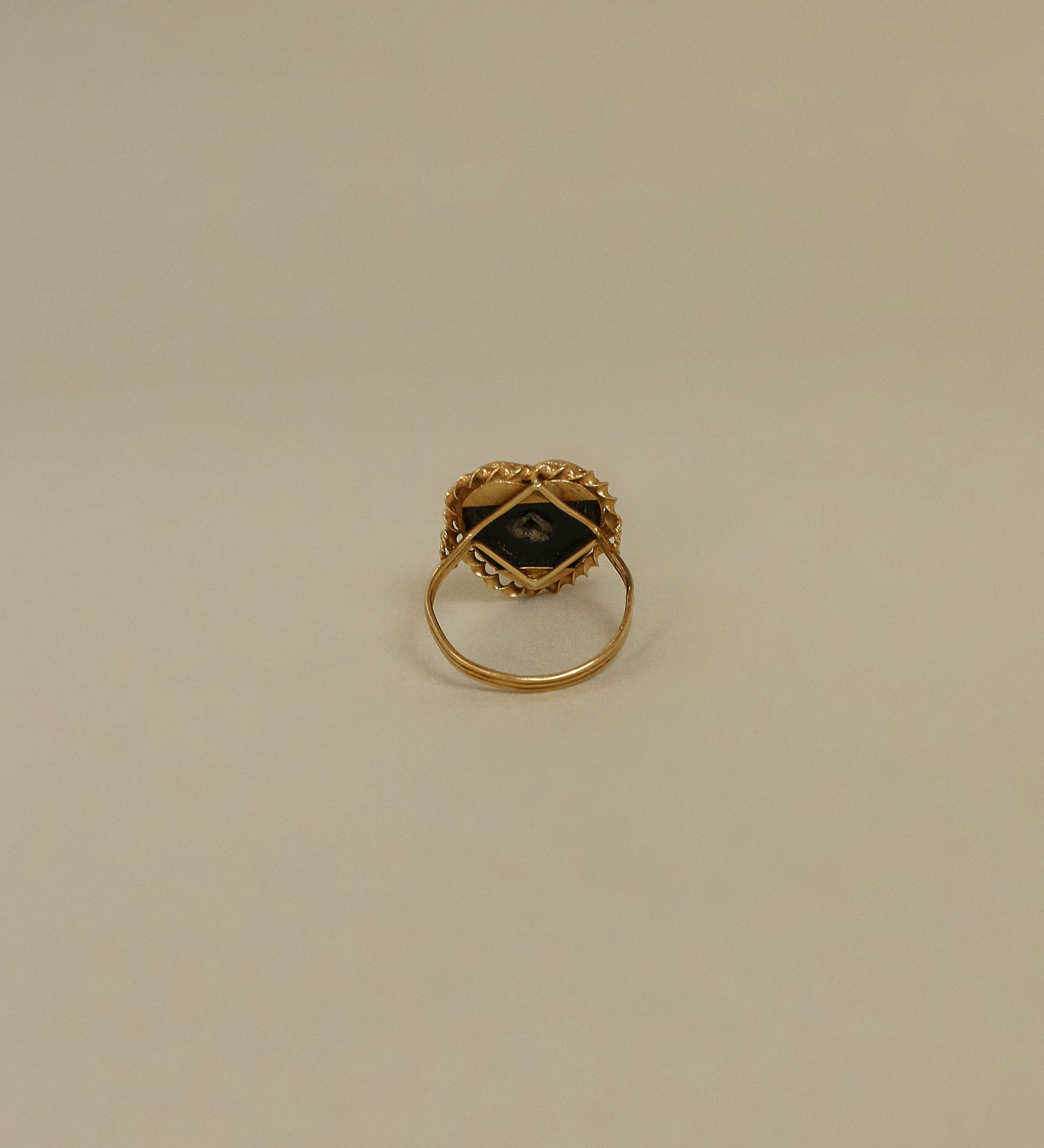Kinn - Vintage 14k Black Heart Diamond Ring