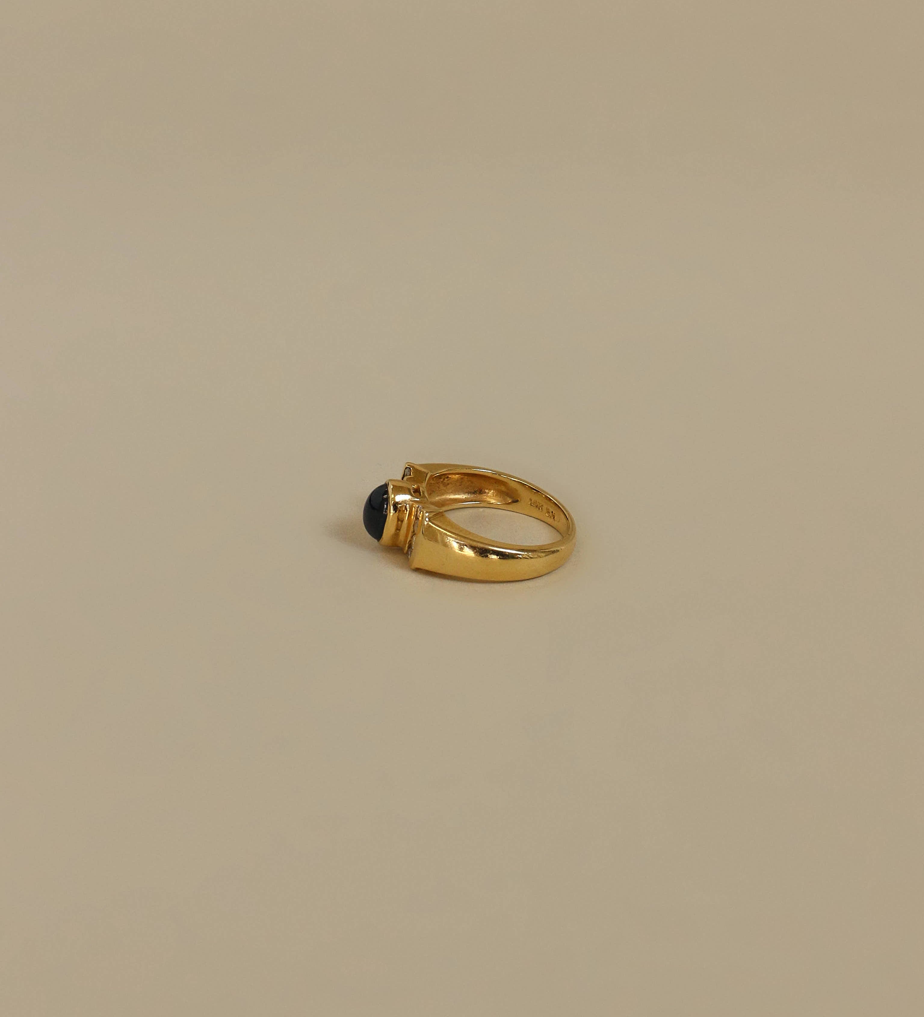Kinn - Vintage 14k Blue Sapphire Ring
