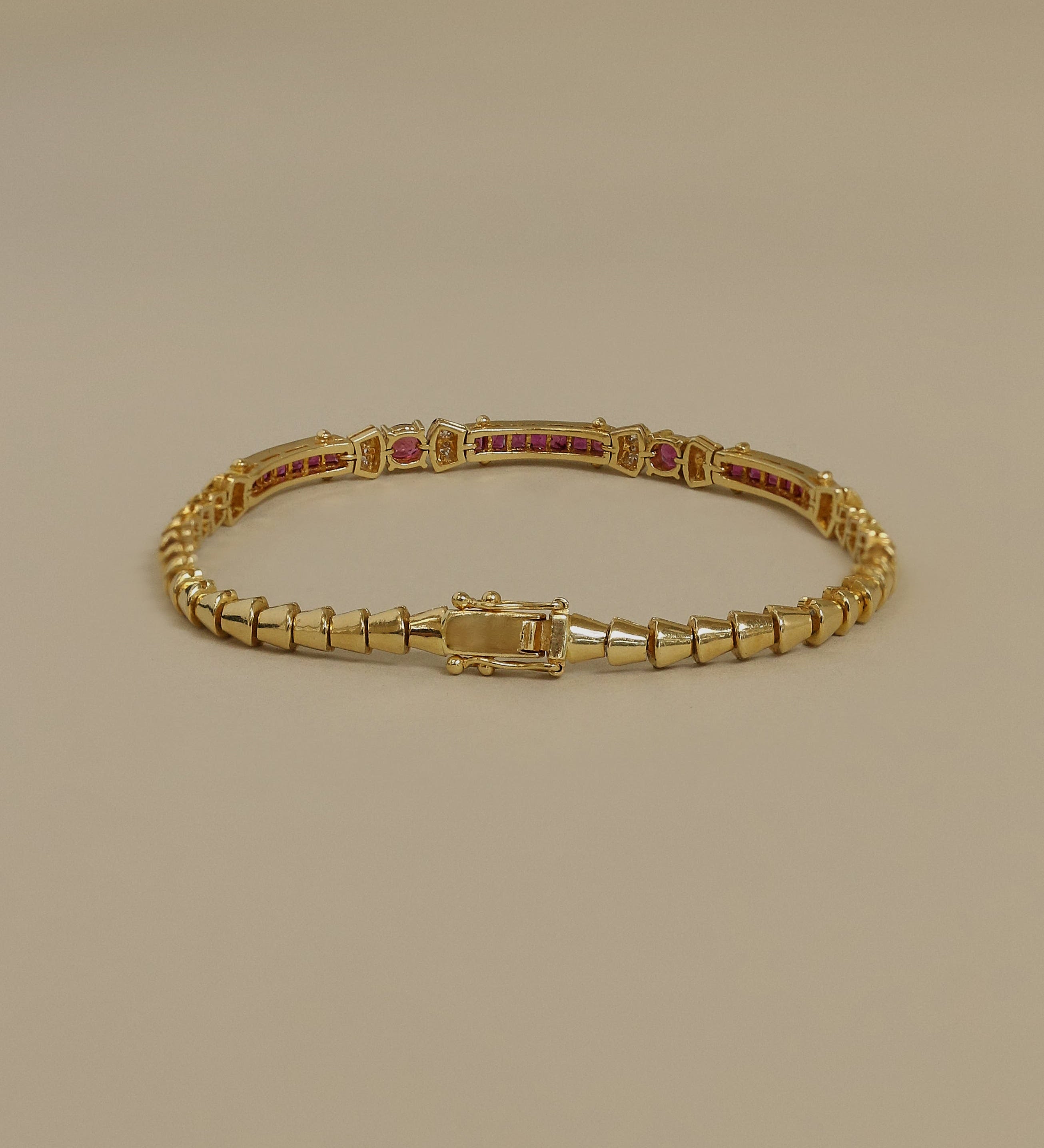 Kinn - Vintage 18k Ruby Tennis Bracelet