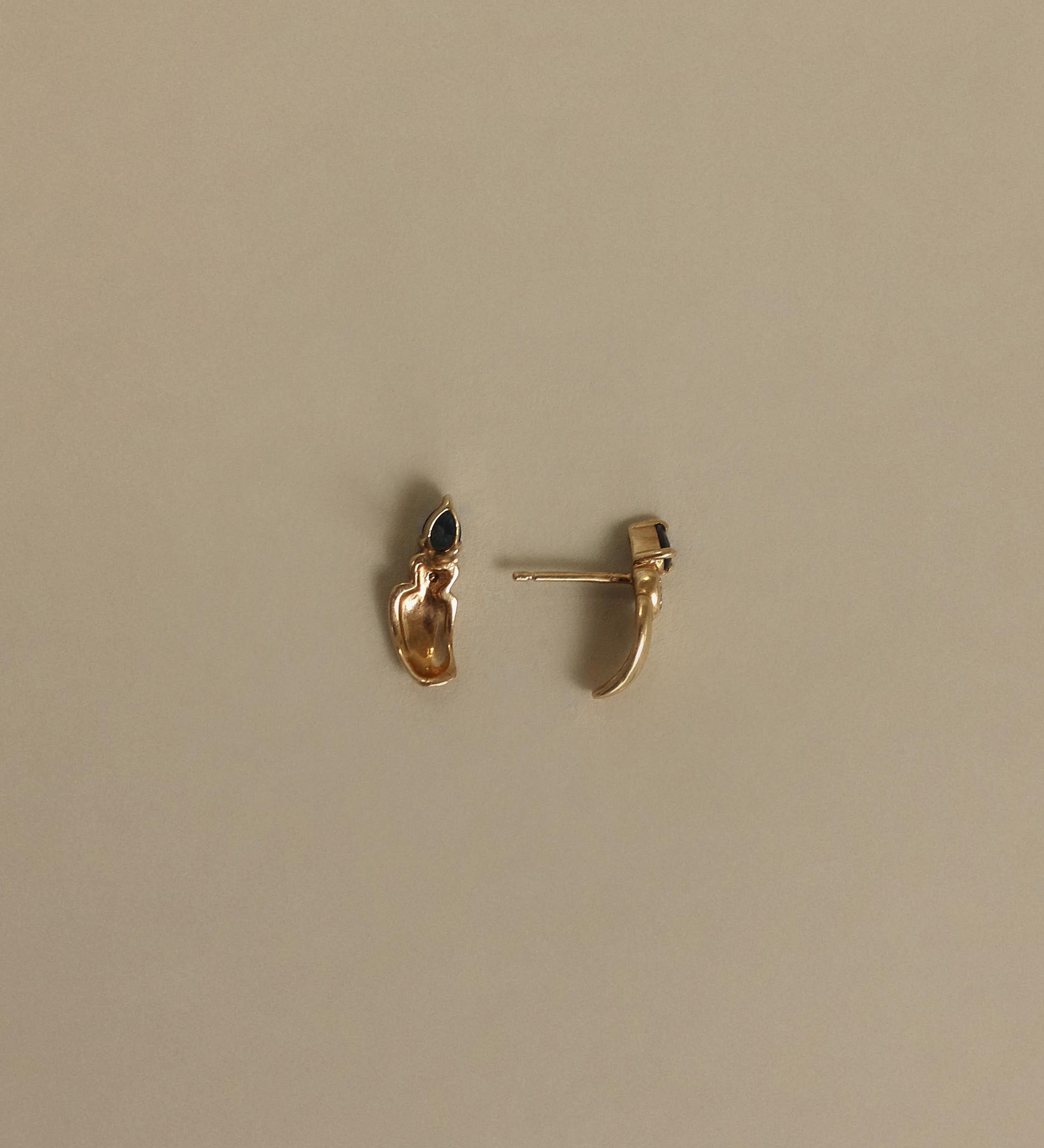 Kinn - Vintage Blue Sapphire Pear Diamond Heart Earrings