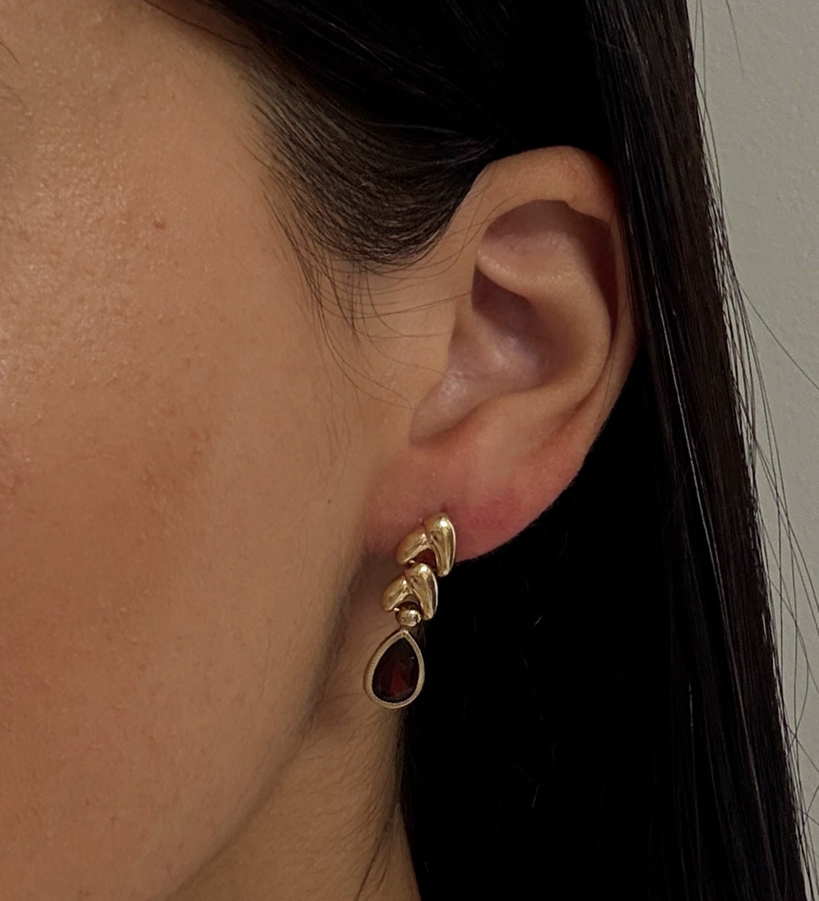 Kinn - Vintage Garnet Drop Earrings