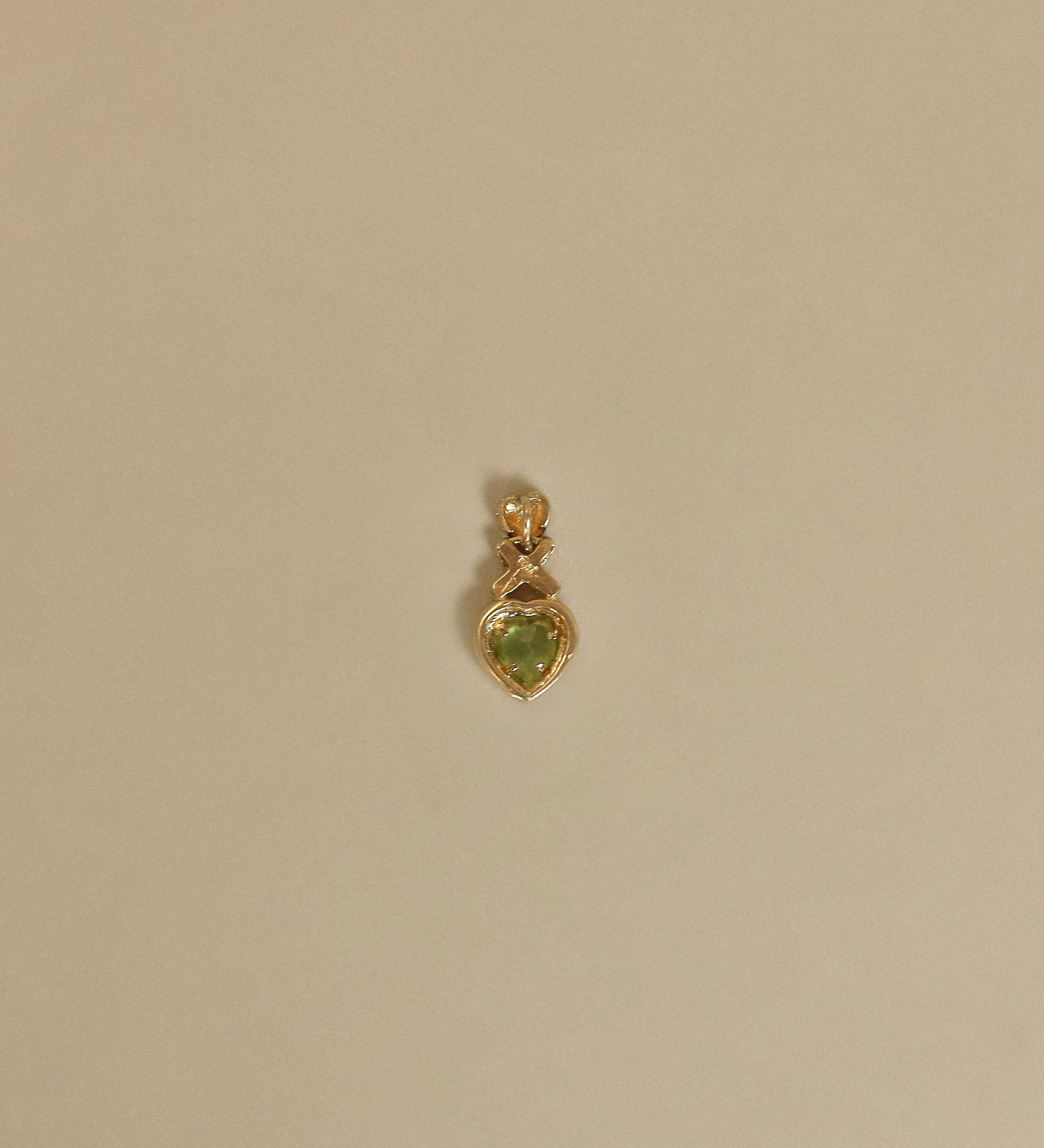 Kinn - Vintage Peridot Heart Pendant