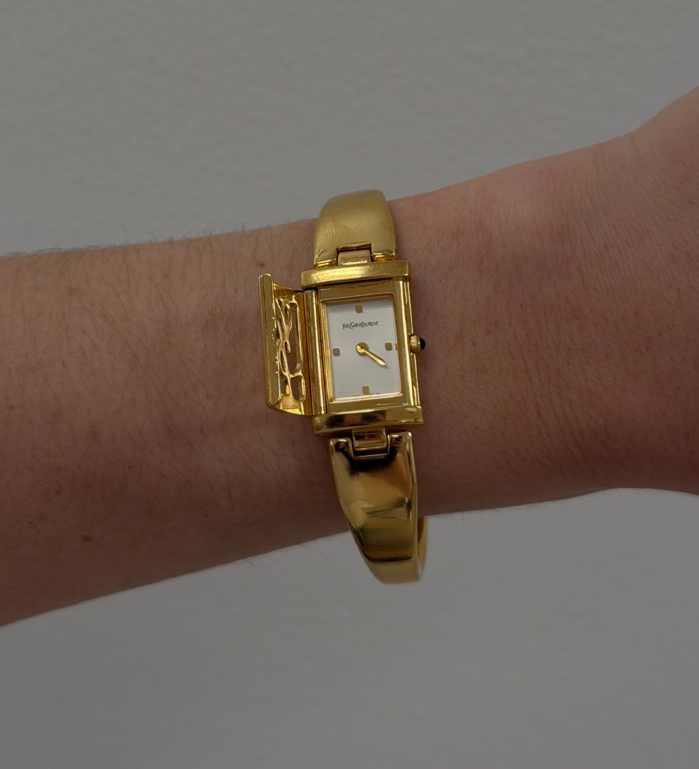 Kinn - Vintage YSL Gold Bangle Watch