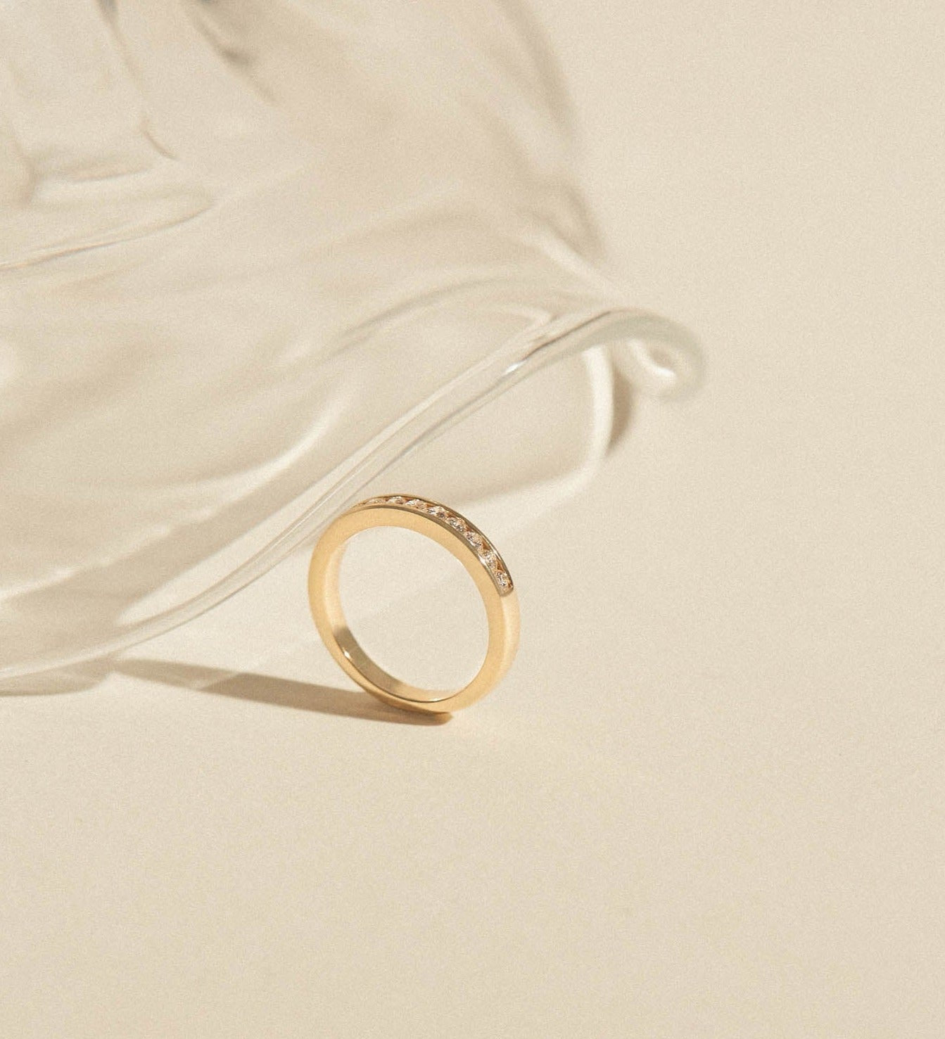 Kinn - The Isabelle Round Band