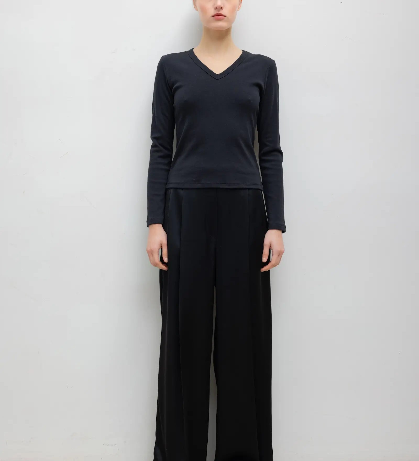 Leset - Nando Slim Long Sleeve V Neck