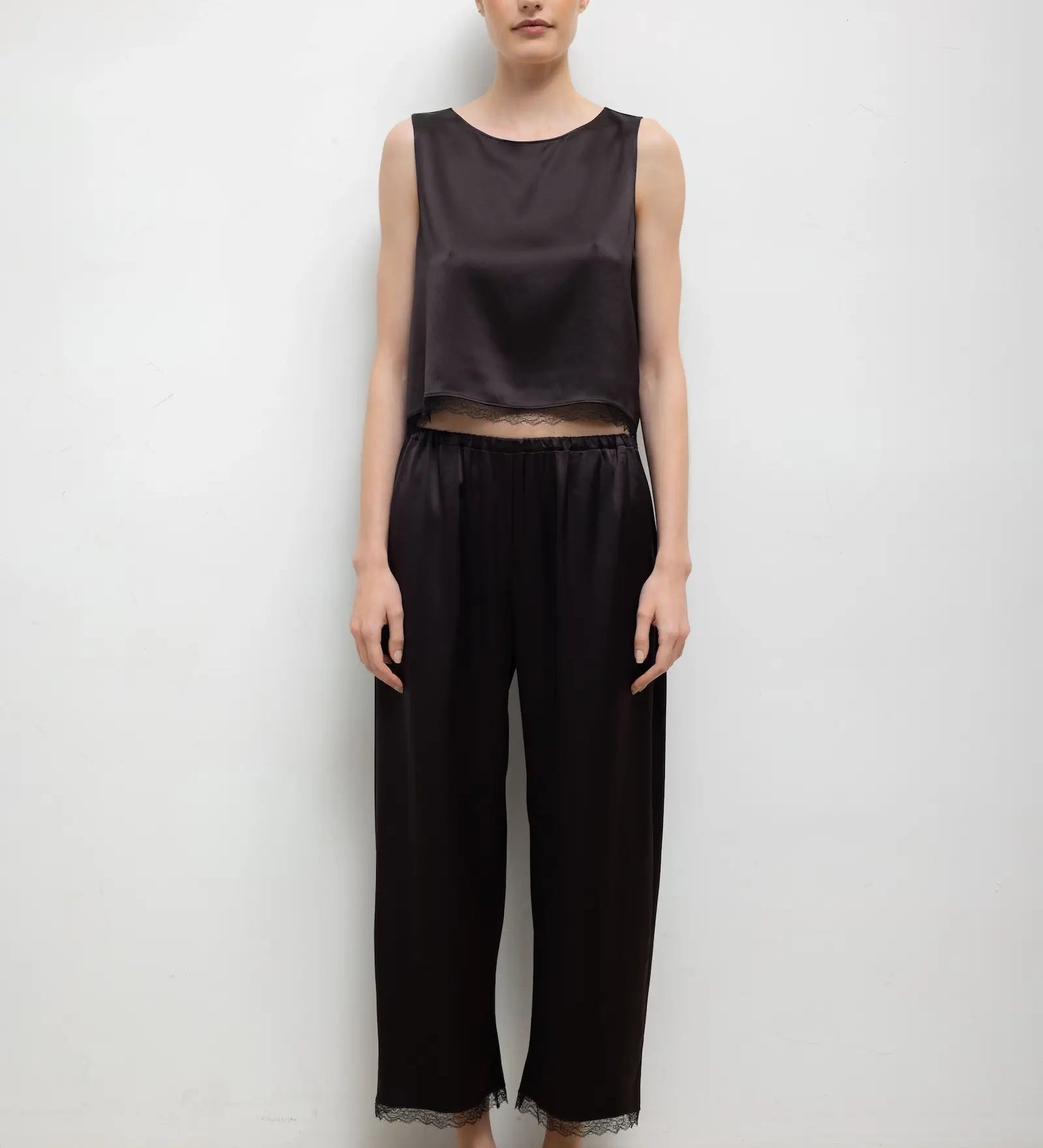 Leset - Pre - Order: Barb Lace Crop Sleeveless Crew