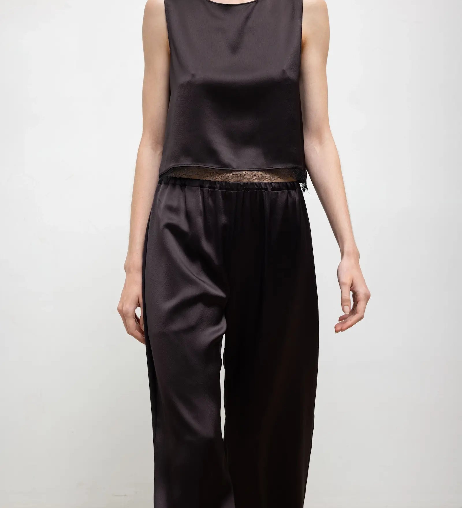 Leset - Pre - Order: Barb Lace Crop Sleeveless Crew