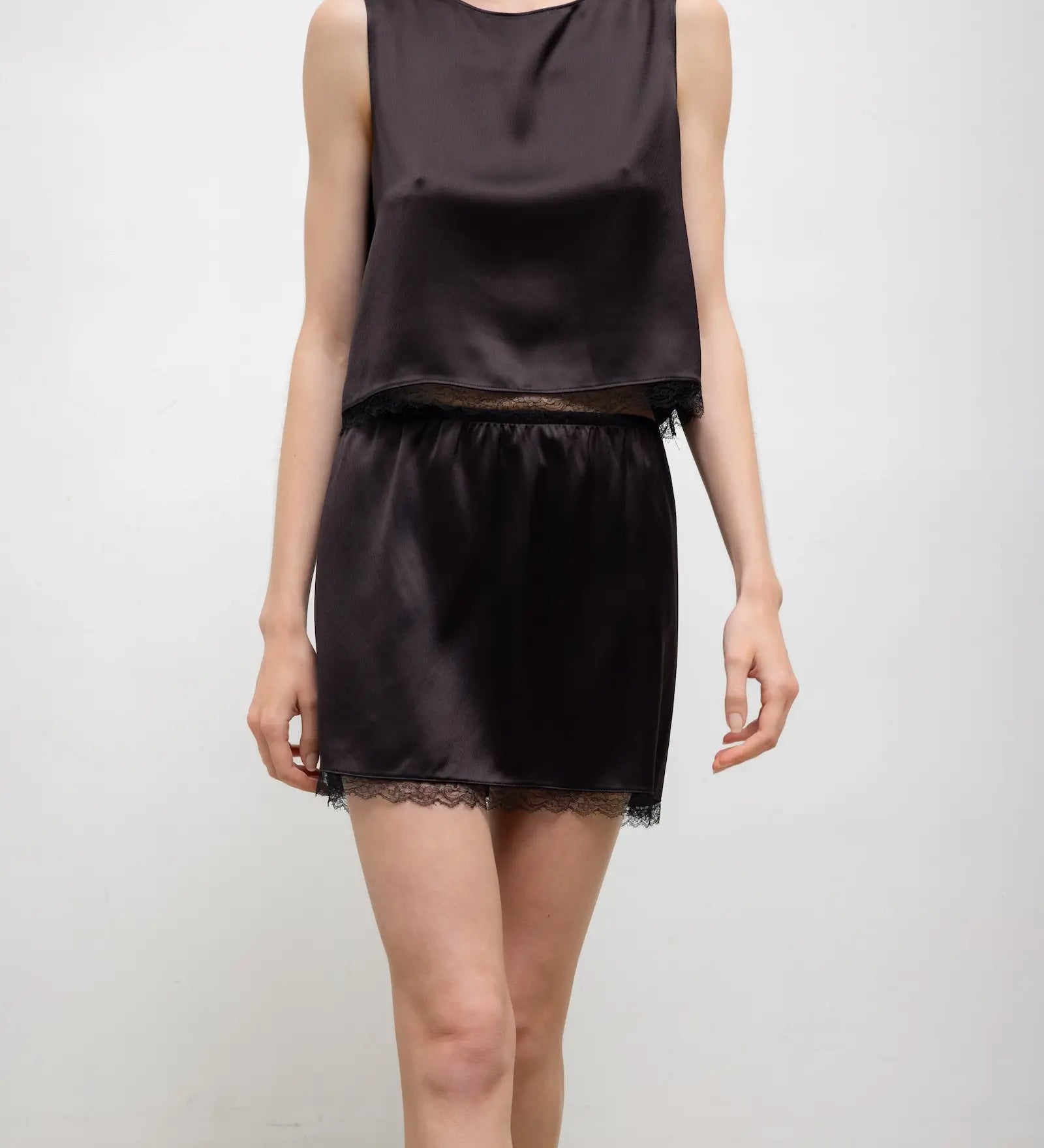 Leset - Barb Lace Mini Skirt