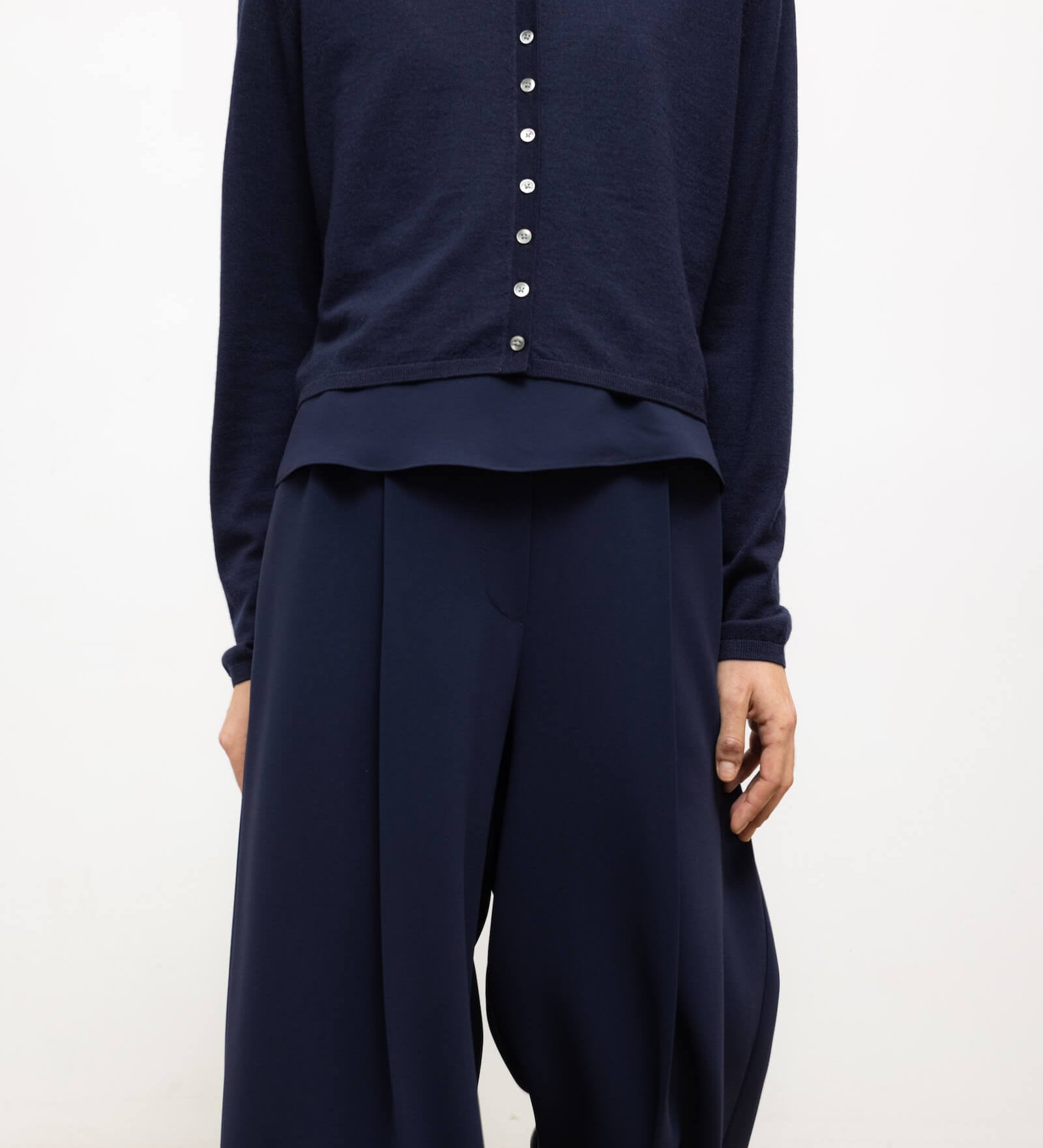 Leset - Pre - Order: James Crew Cardigan