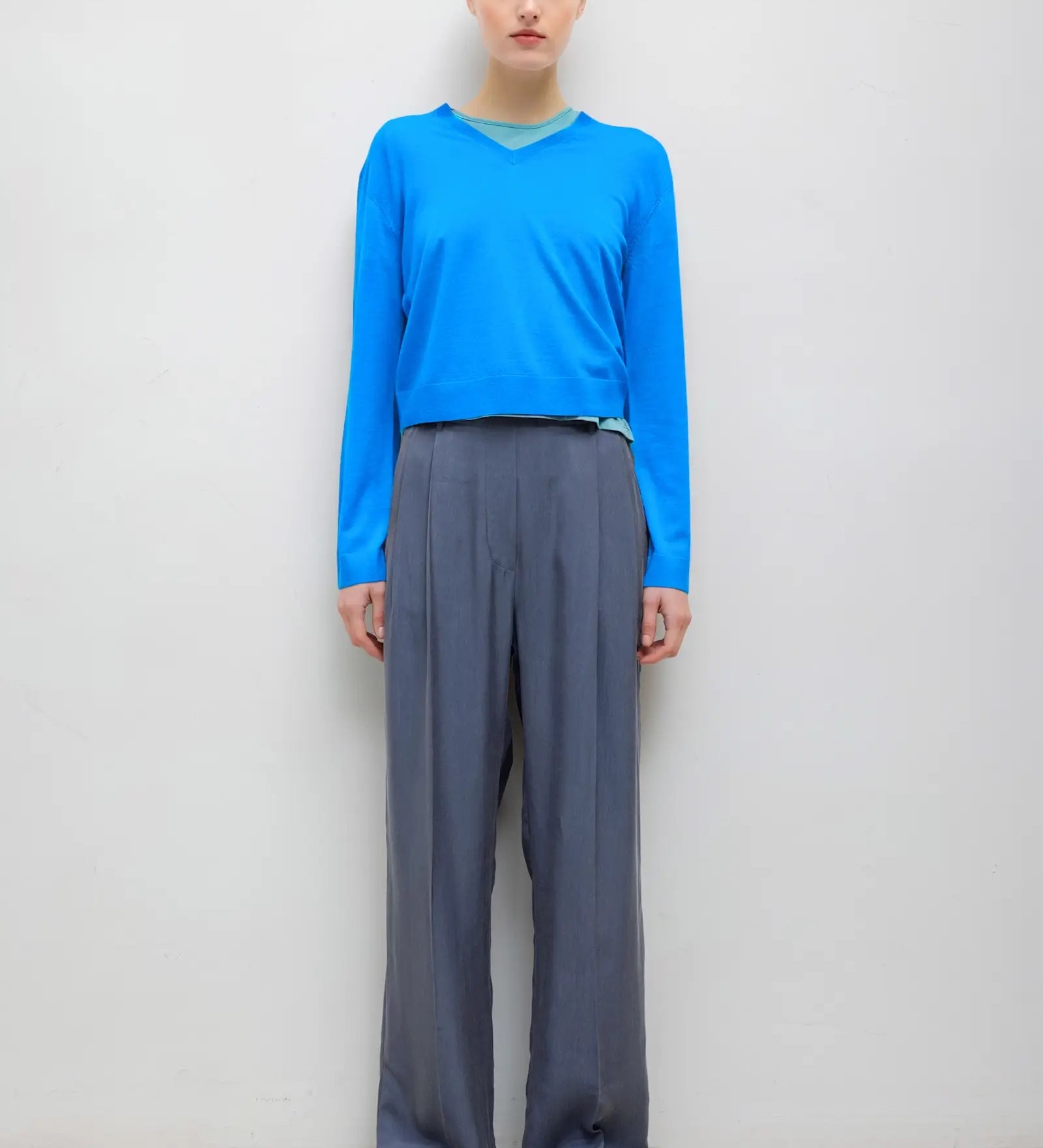 Leset - Pre - Order: James Classic V Neck