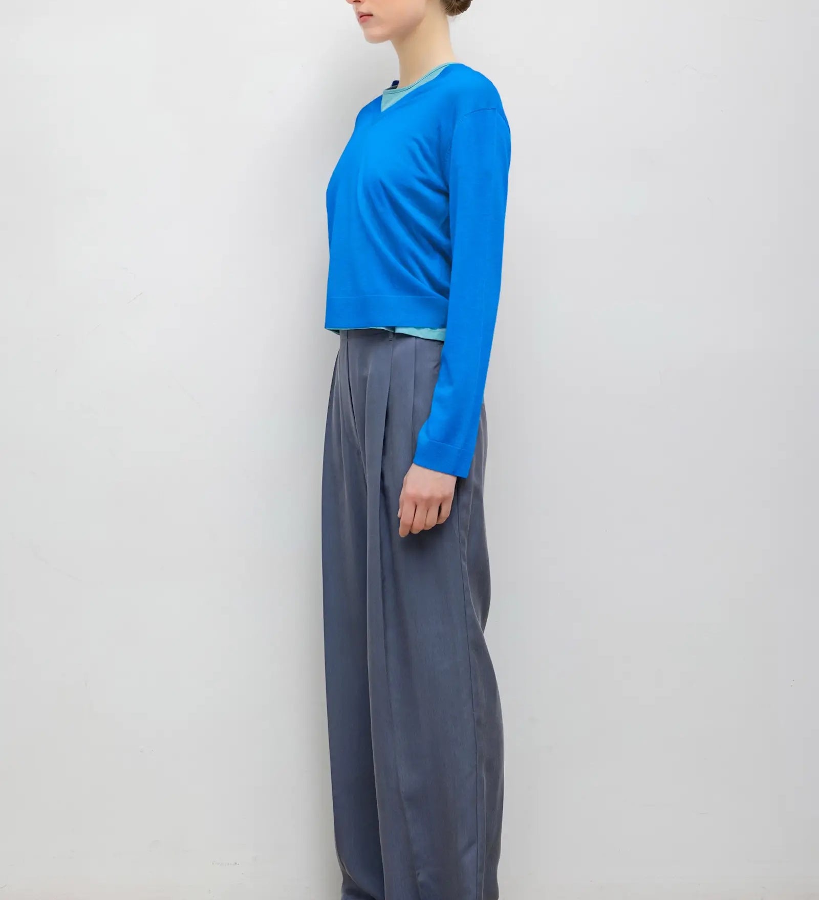 Leset - Pre - Order: James Classic V Neck