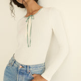 DOEN - LIDIE TEE - - SALT WITH CLOUD BLUE RIBBON