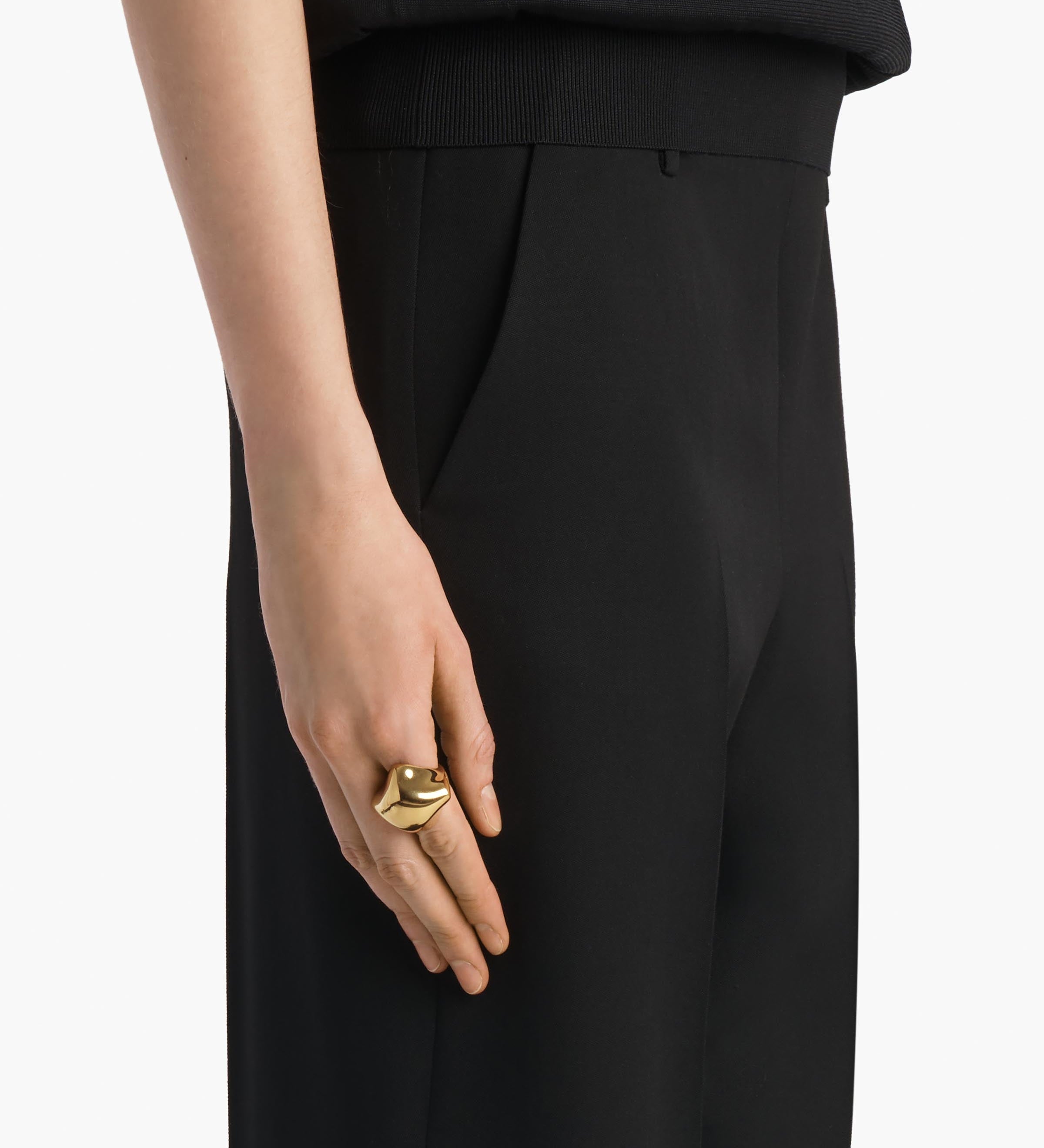 Khaite - Lotus Ring in Gold