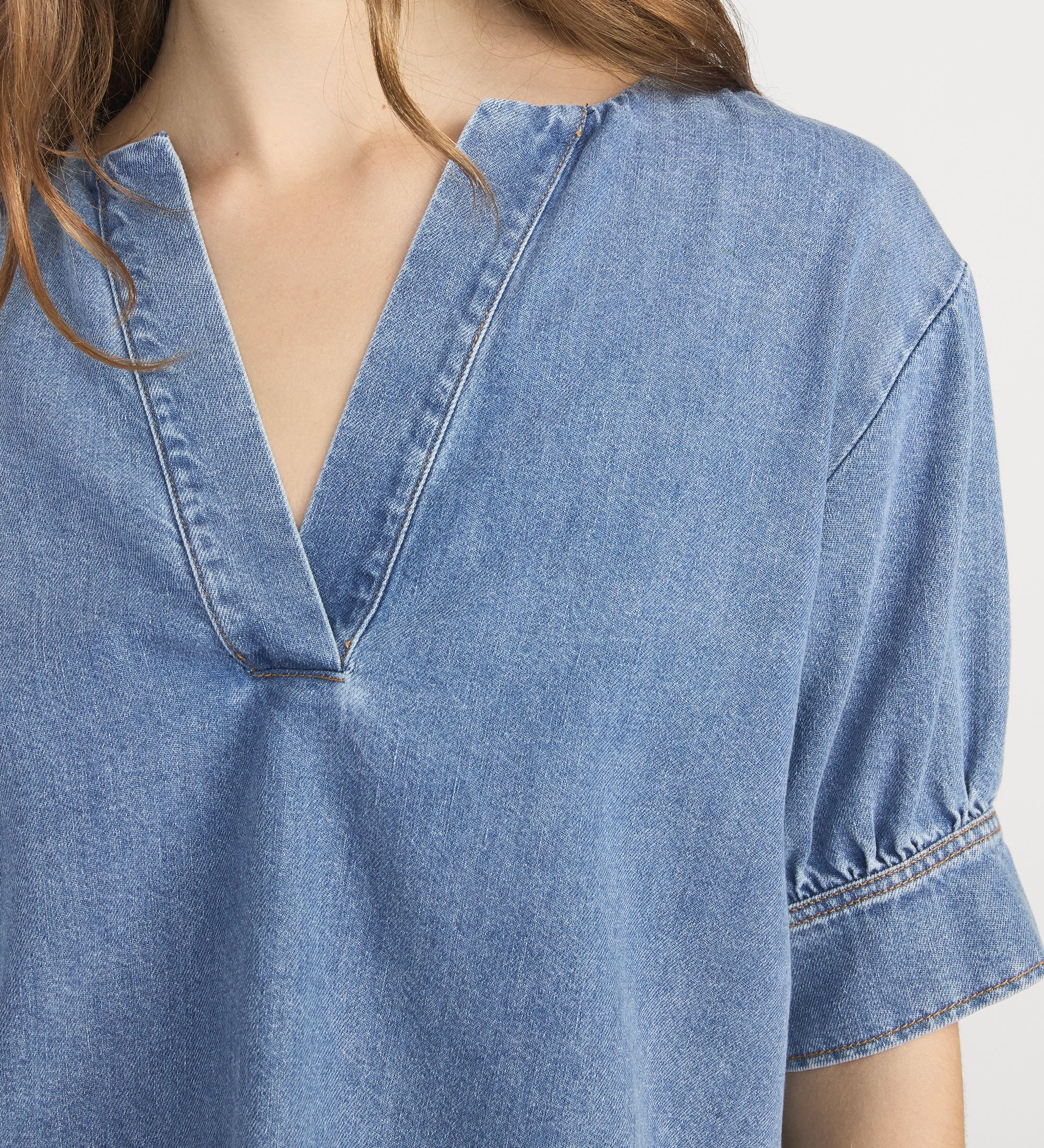 FRAME - The Denim V - neck Popover Top