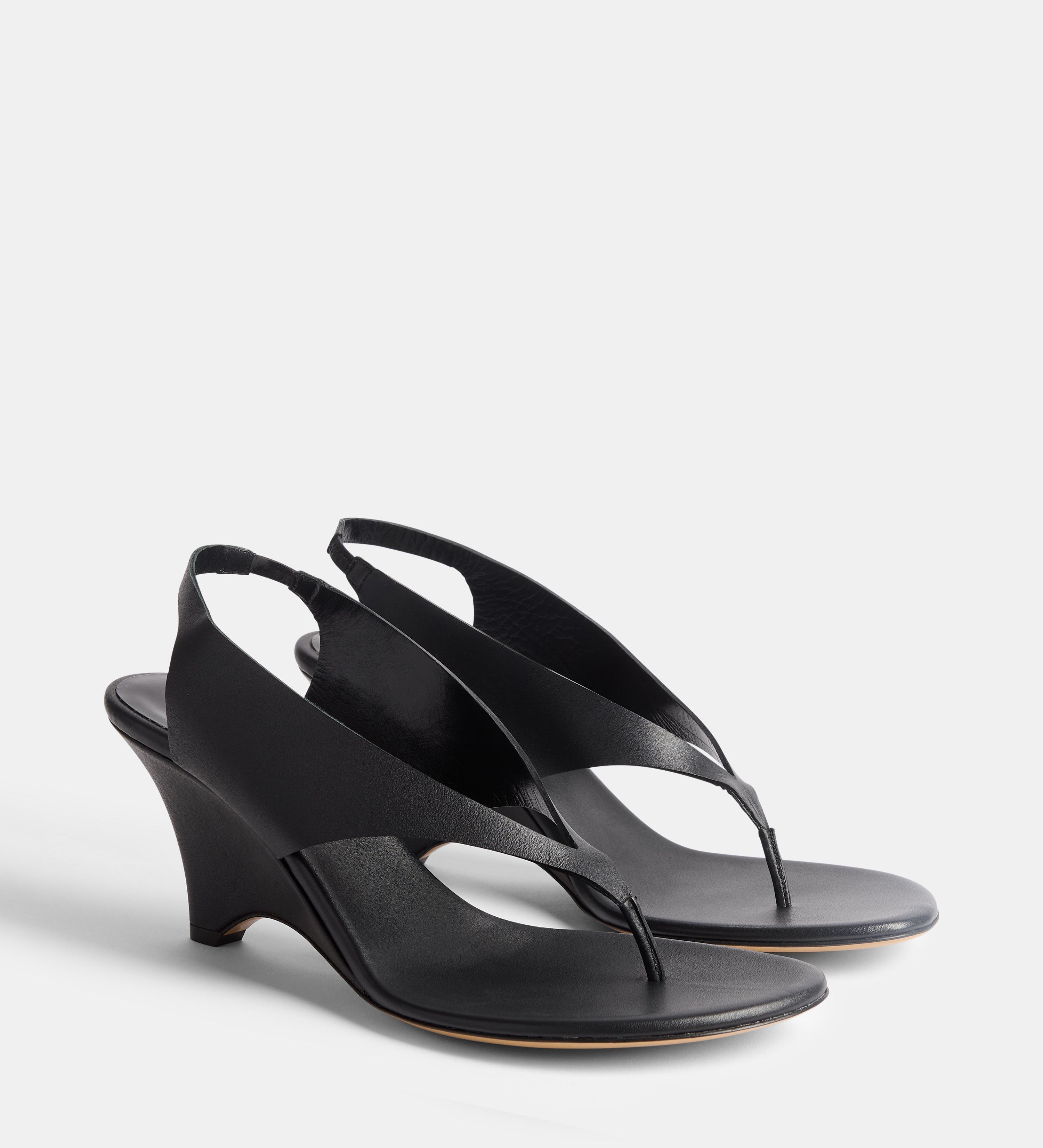 Le Monde Beryl - Langley Thong Wedge / Black Leather