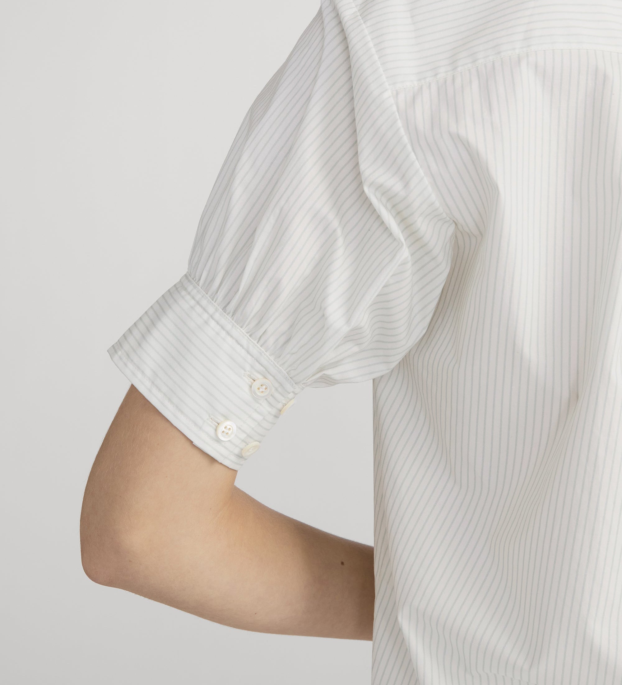 FRAME - The V - Neck Popover Top
