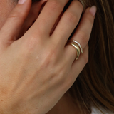 Kinn - Lana Curved Gold Ring