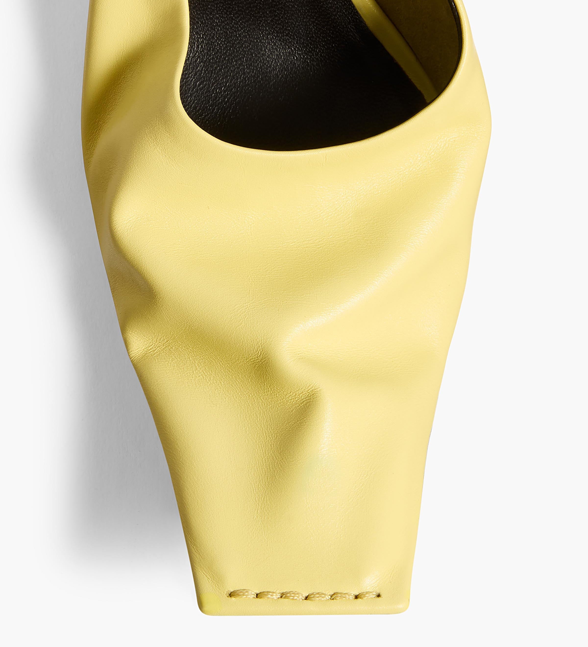 Khaite - Marlene Pump in Pale Yellow