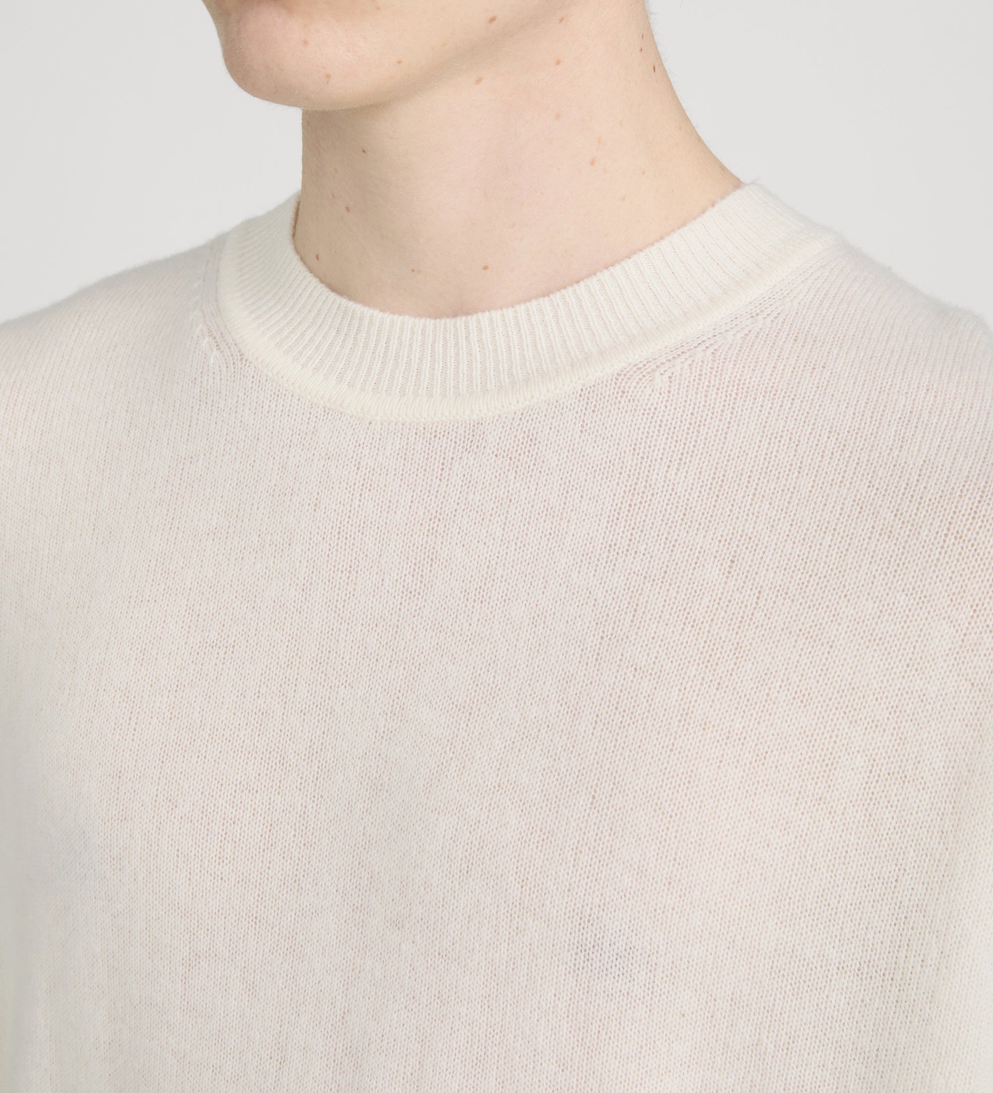 FRAME - Lightweight Cashmere Blend Sweater