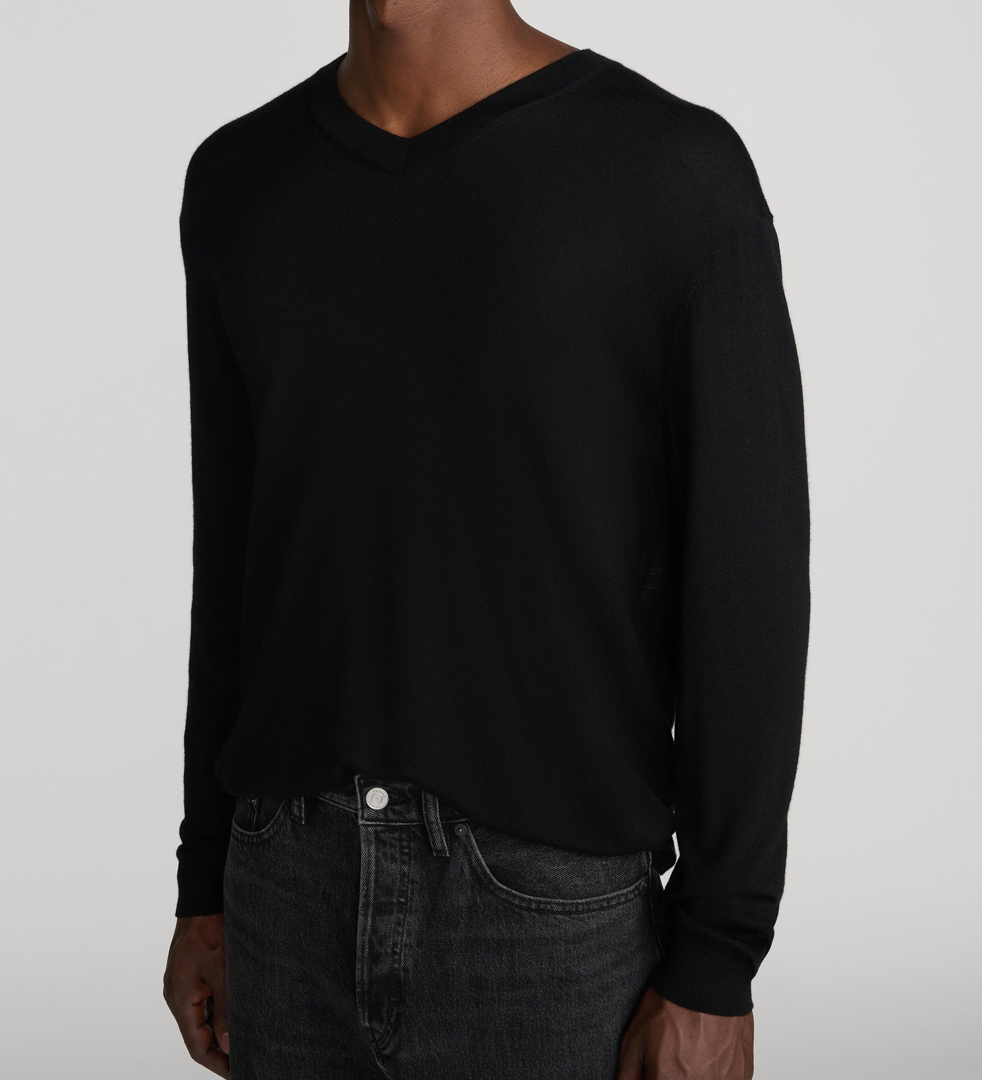 FRAME - Fine Gauge V - Neck Sweater