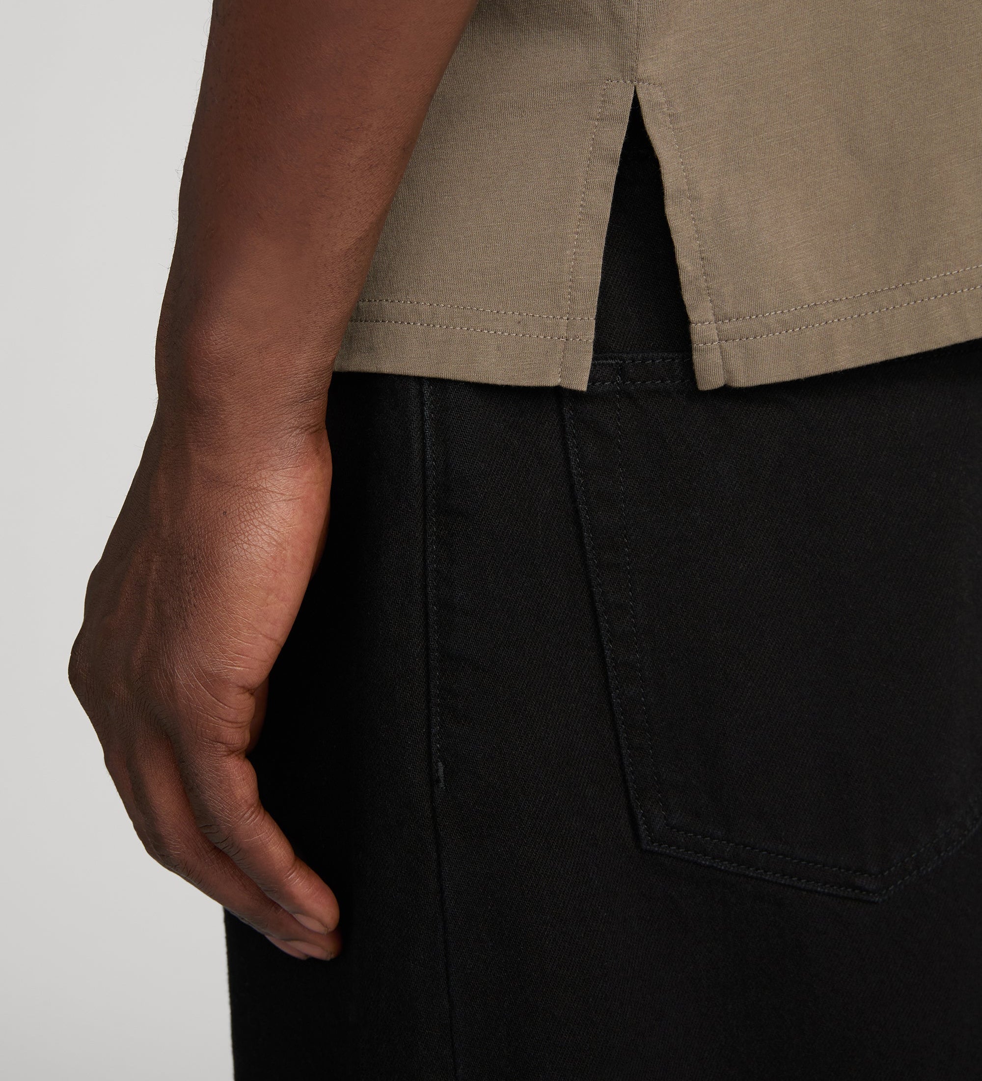 FRAME - Relaxed Pocket Tee