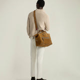 Métier - Main INDIANA JONES™ Vagabond Messenger Marrakech Suede – Collector’s Edition