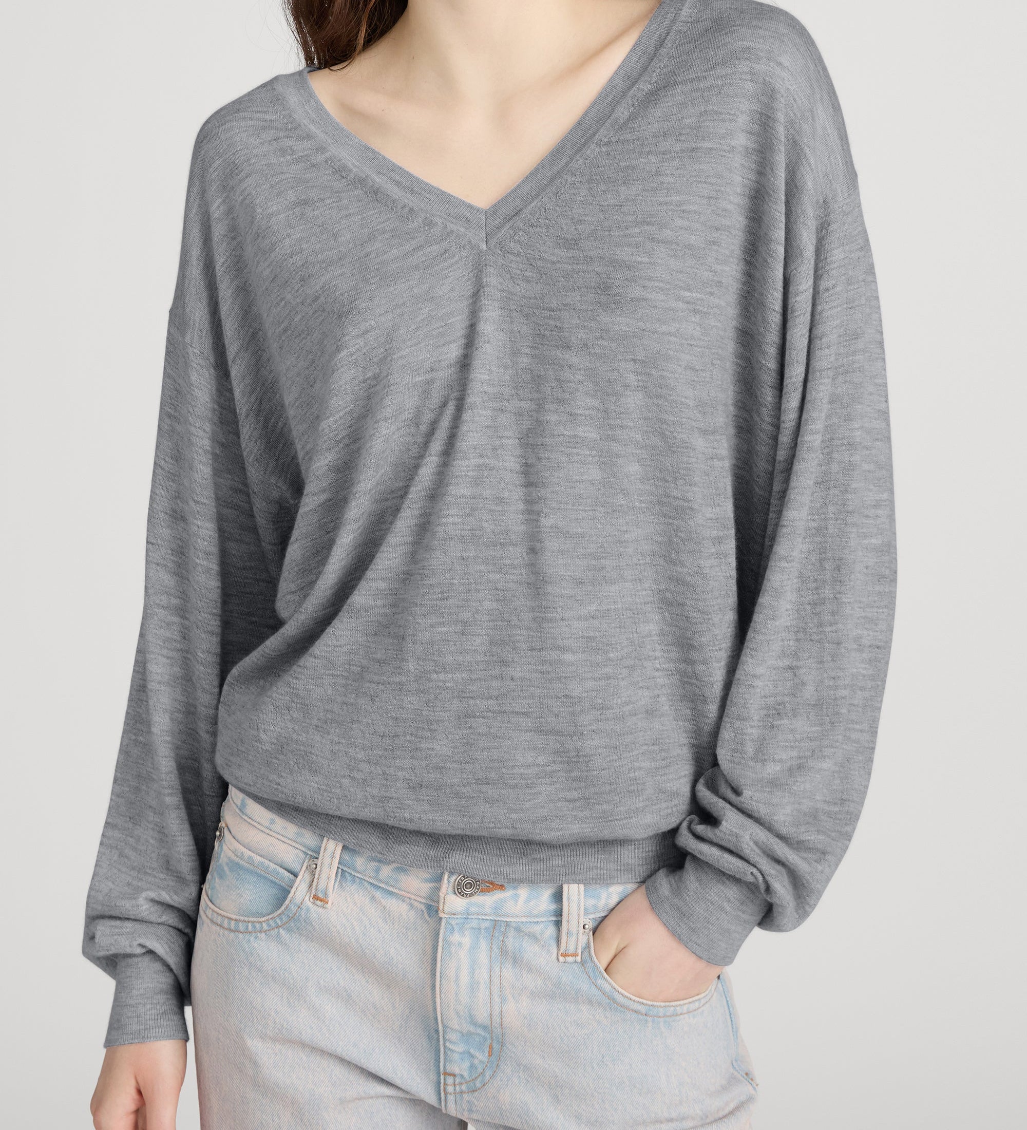FRAME - The Cashmere V Neck Sweater