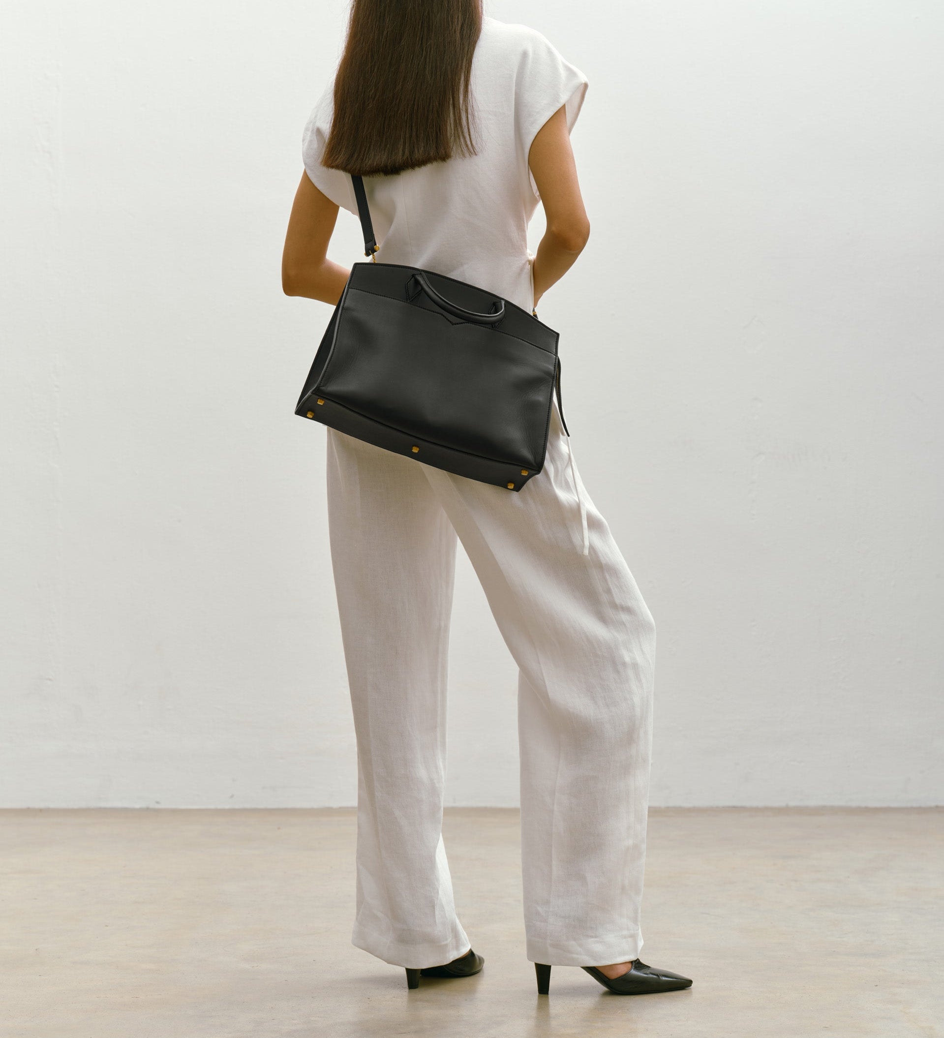 Metier - Pendulum 36 Buttery Nappa Black