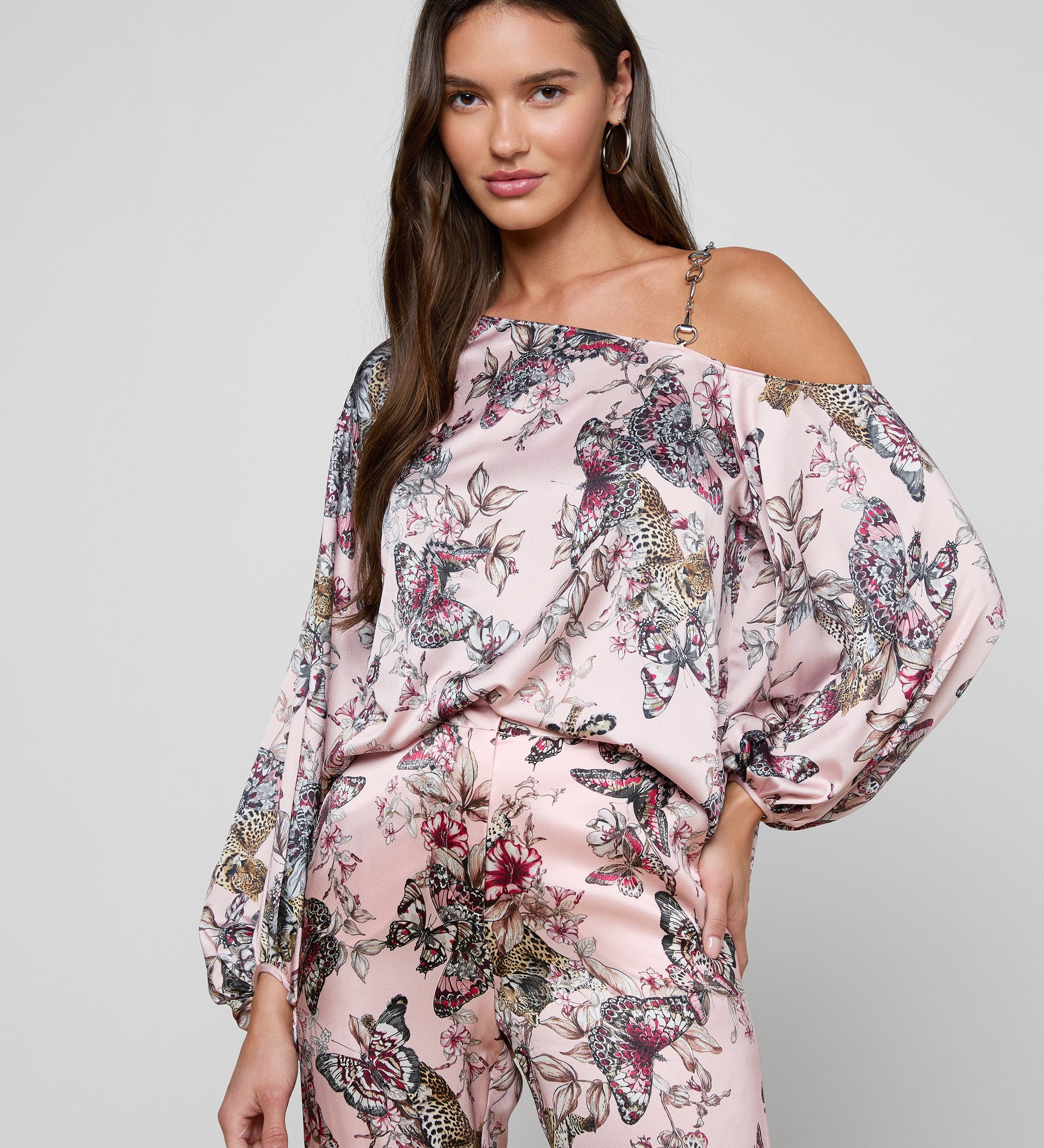 L'AGENCE - Asami Chain One - Shoulder Blouse