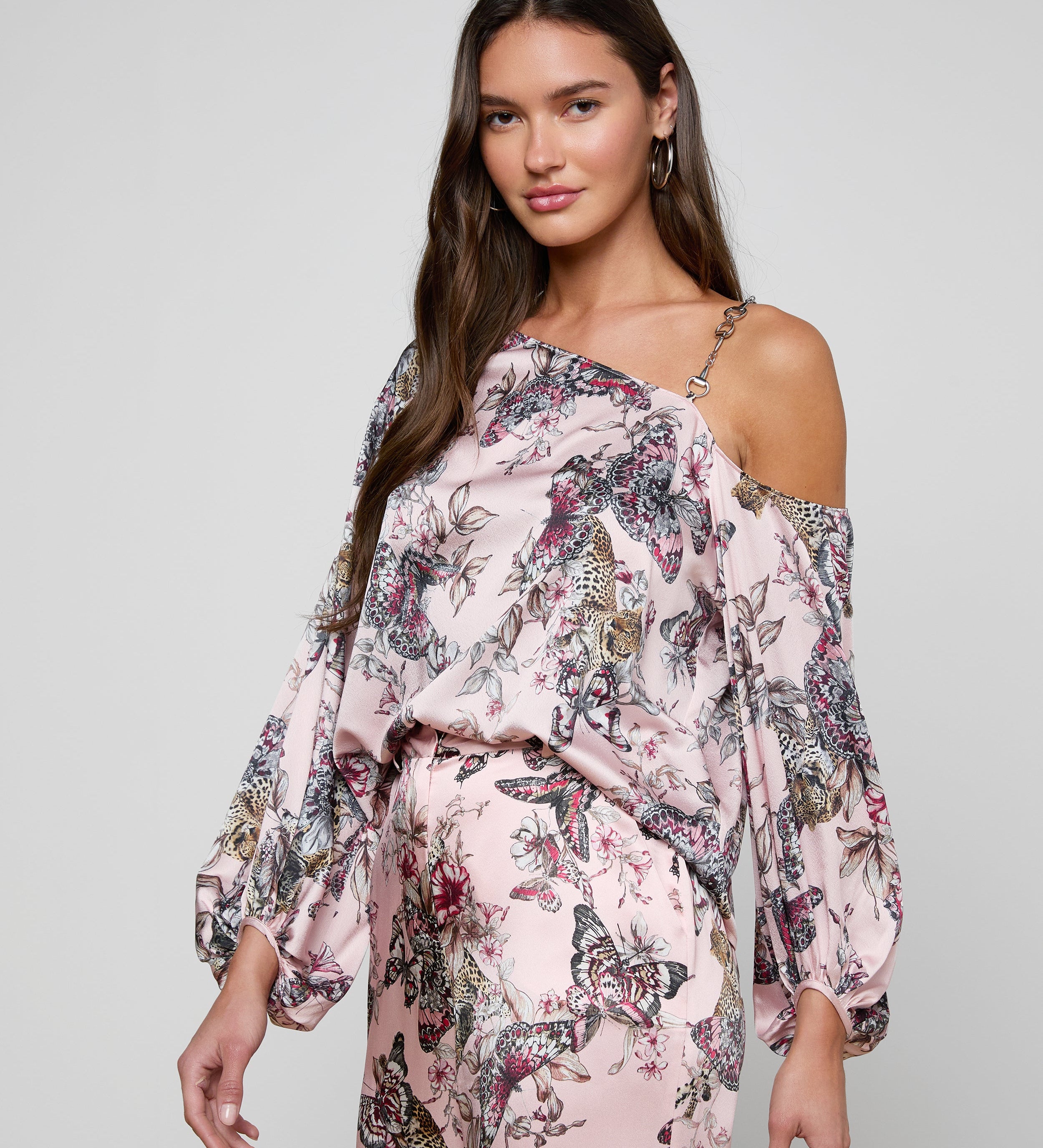 L'AGENCE - Asami Chain One - Shoulder Blouse