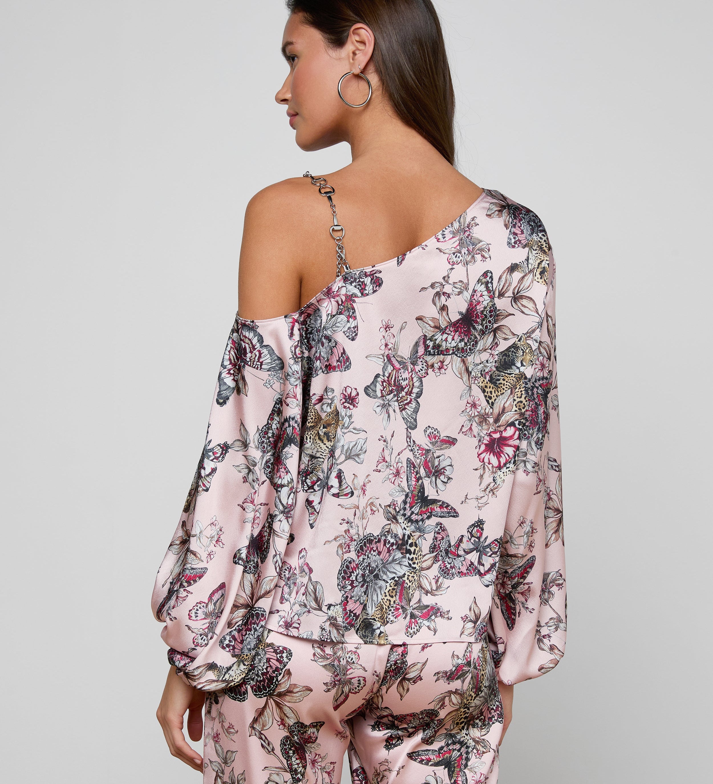 L'AGENCE - Asami Chain One - Shoulder Blouse