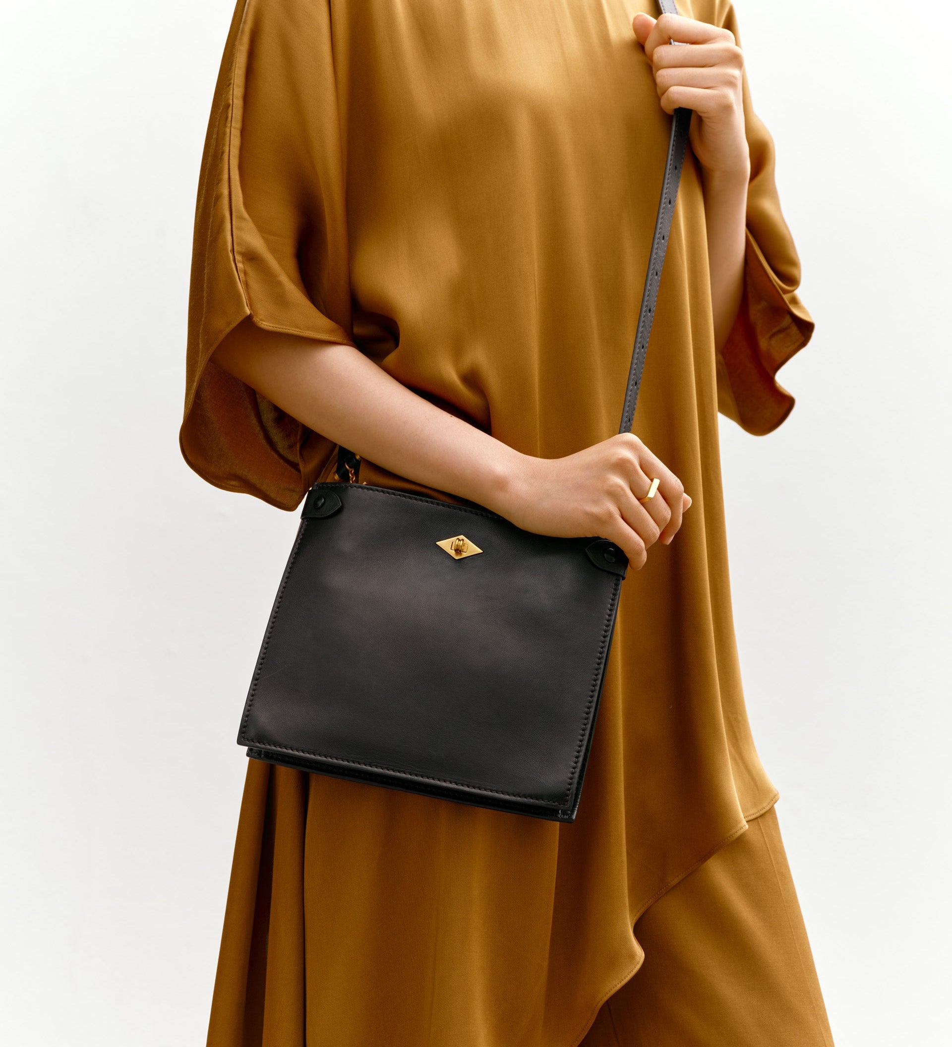 Metier - Stowaway Crossbody Buttery Nappa Black