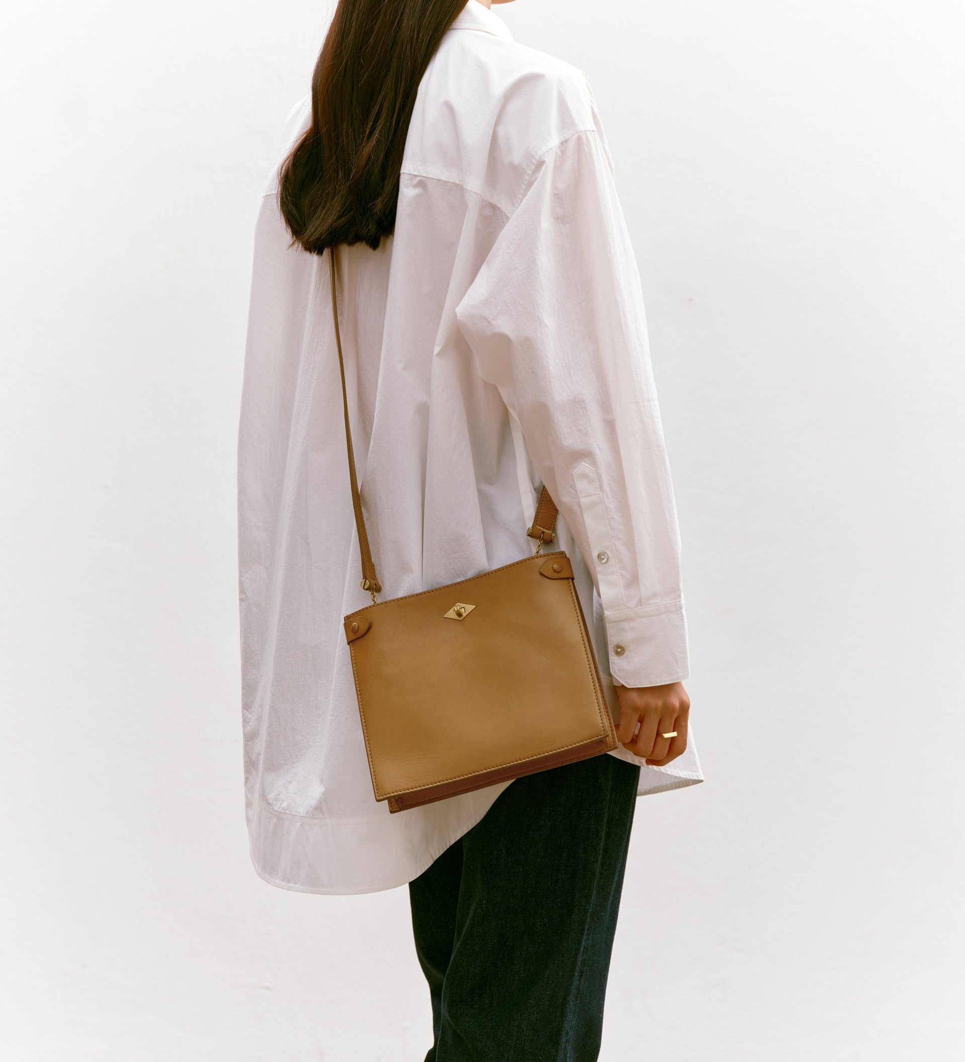 Metier - Stowaway Crossbody Buttery Nappa Caramel