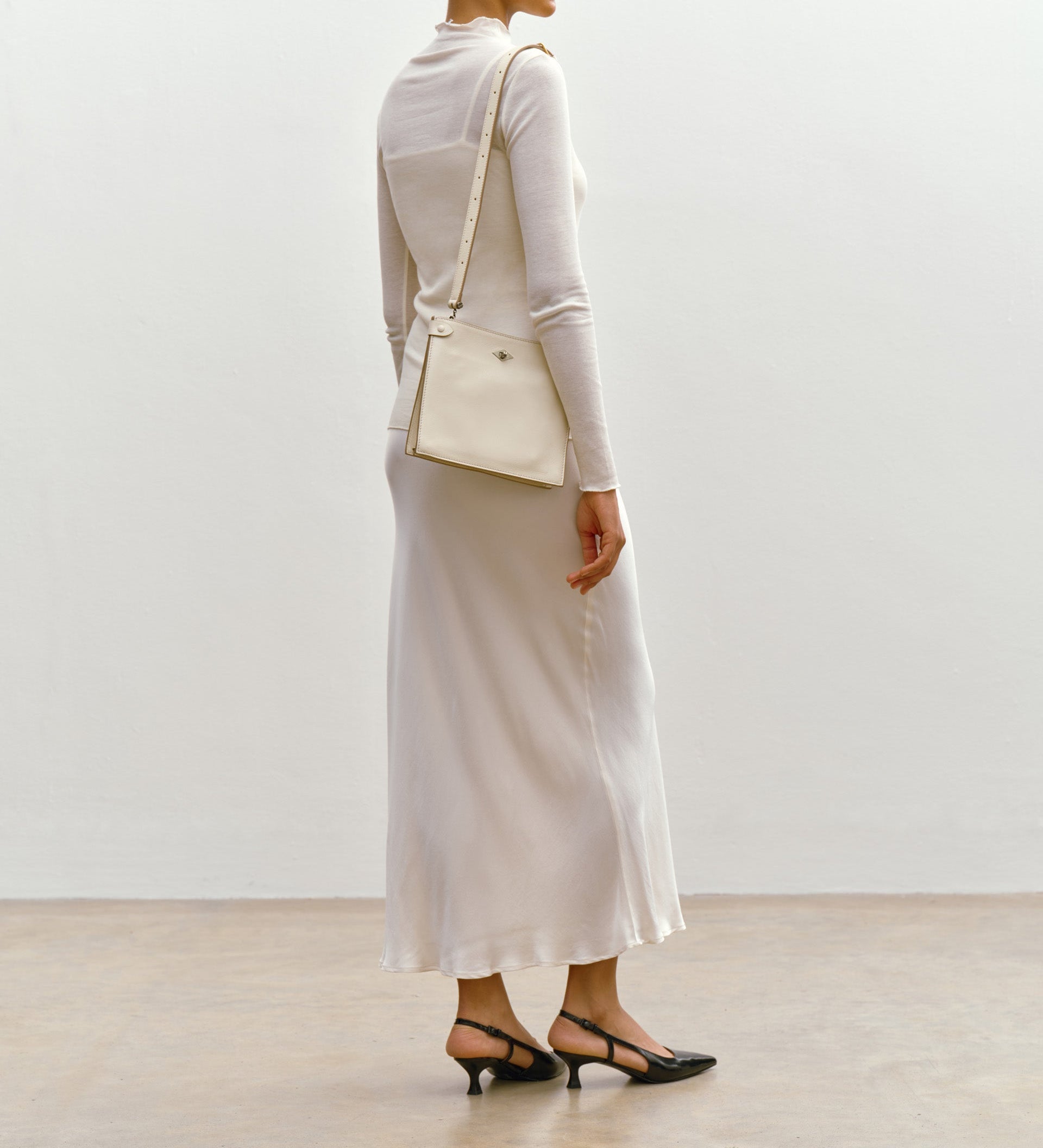 Metier - Stowaway Crossbody Elvis White Sand with Silver Hardware