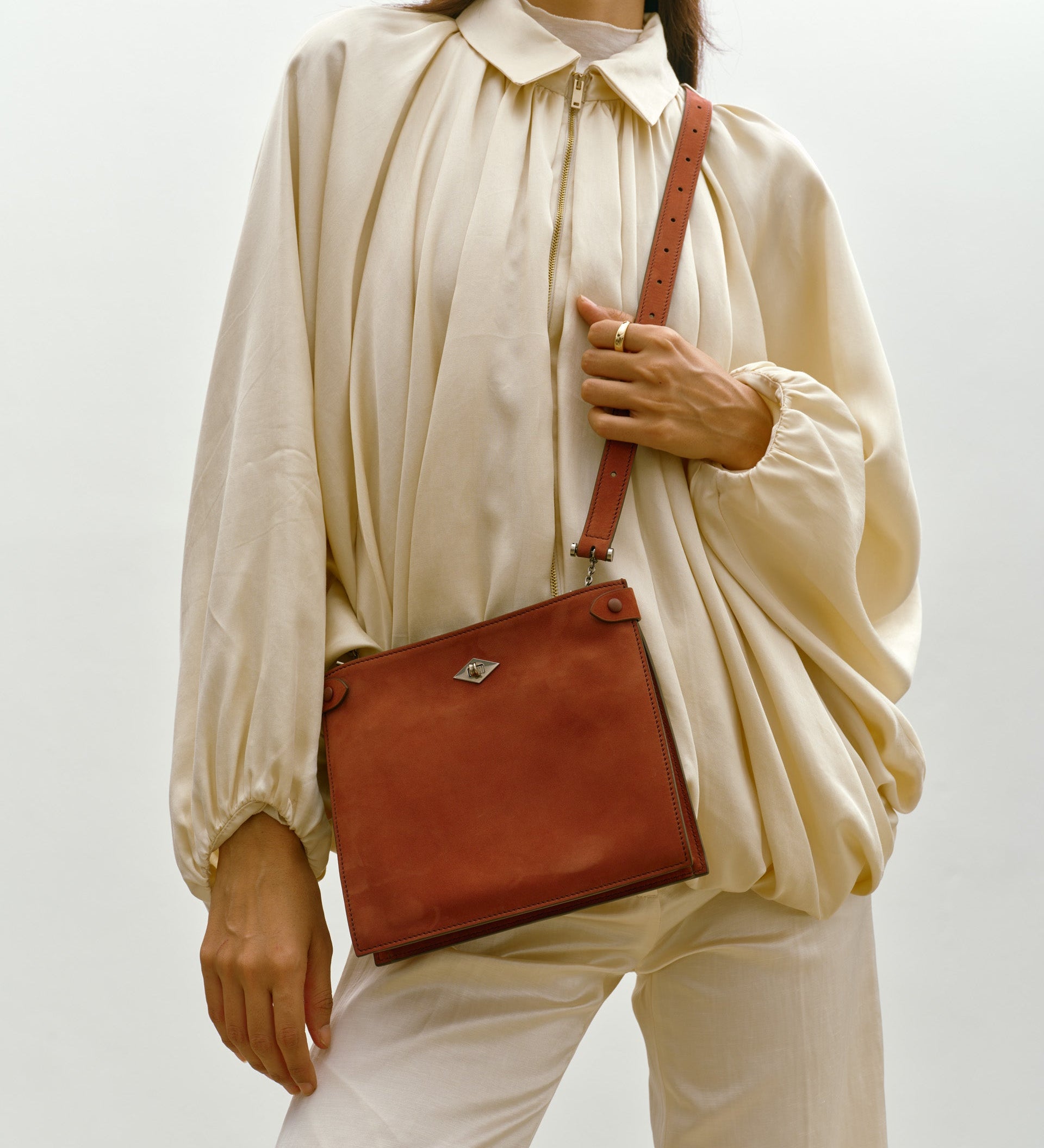 Metier - Stowaway Crossbody Nubuck Rust