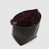 Métier - Twist 22 Supple Calfskin Black